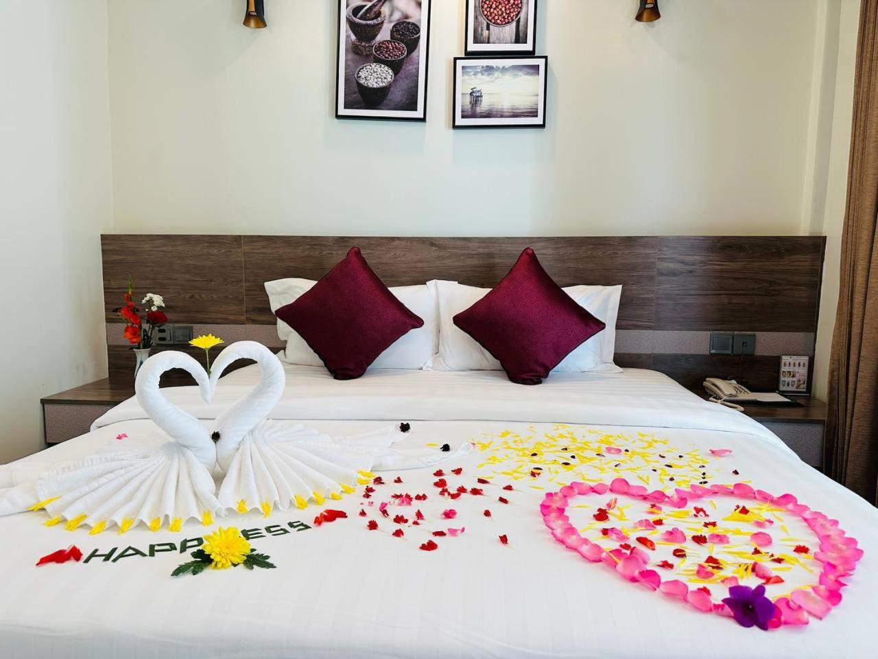 Standard Double Room - Photo 9