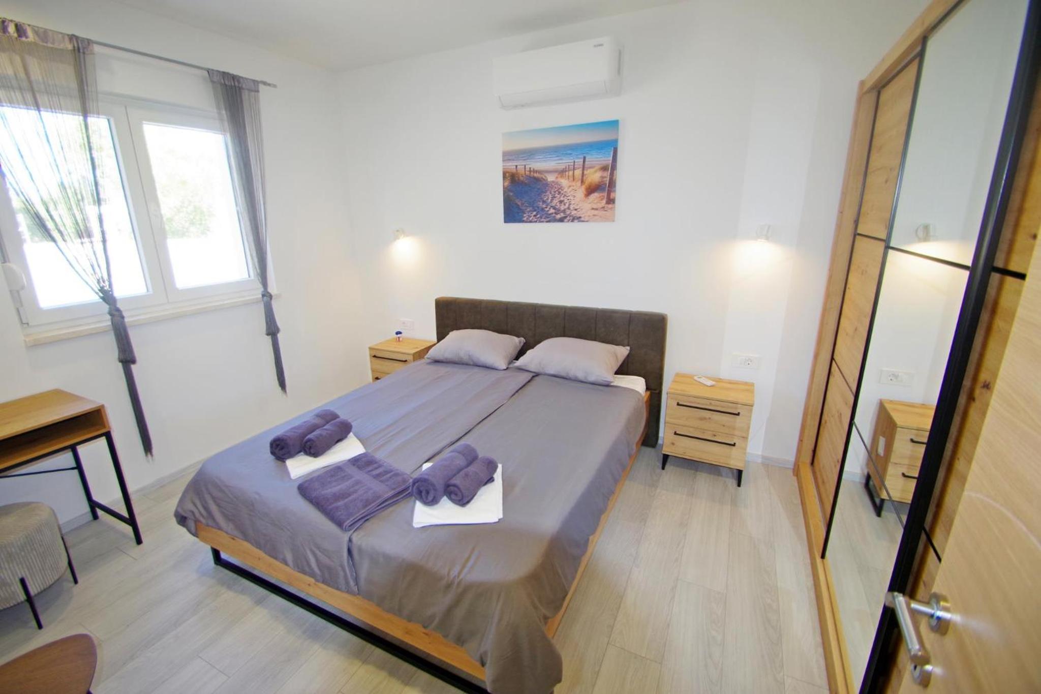 Three-Bedroom House photo 3