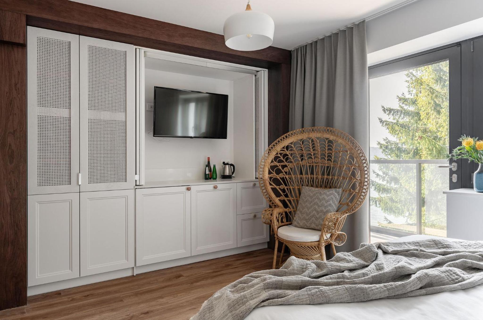 Double Room with Lake View photo 2