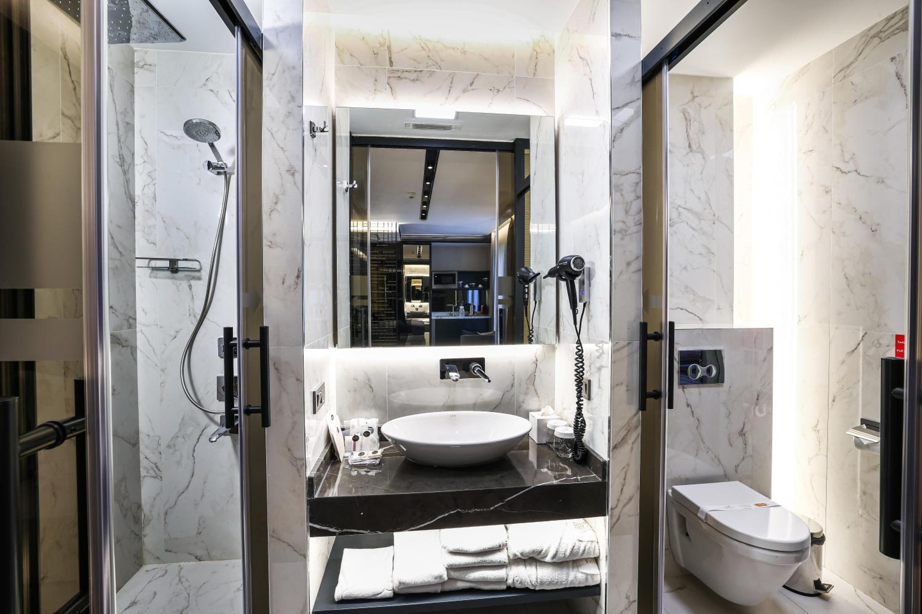 Executive Suite photo 2