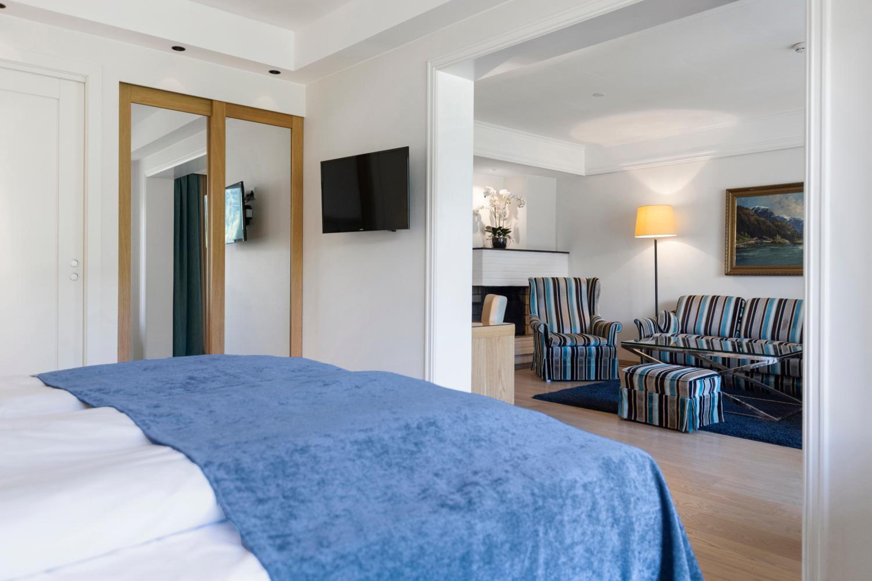Suite - Photo 8