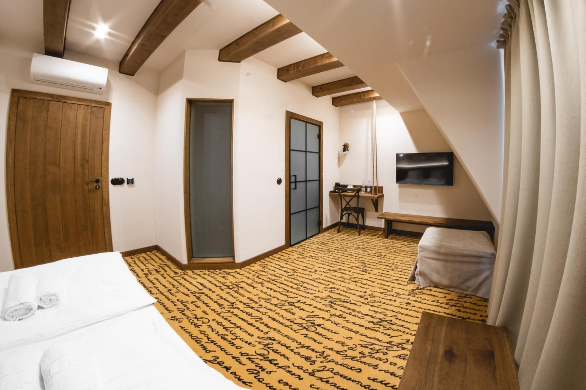 Deluxe Double or Twin Room photo 3