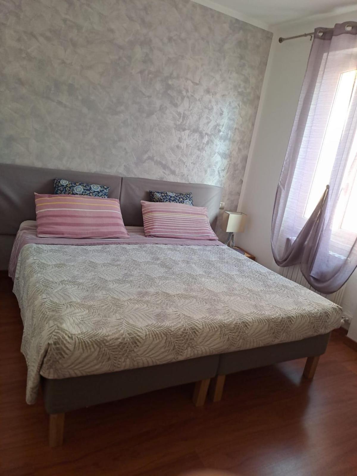 Triple Room with Private Bathroom photo 1