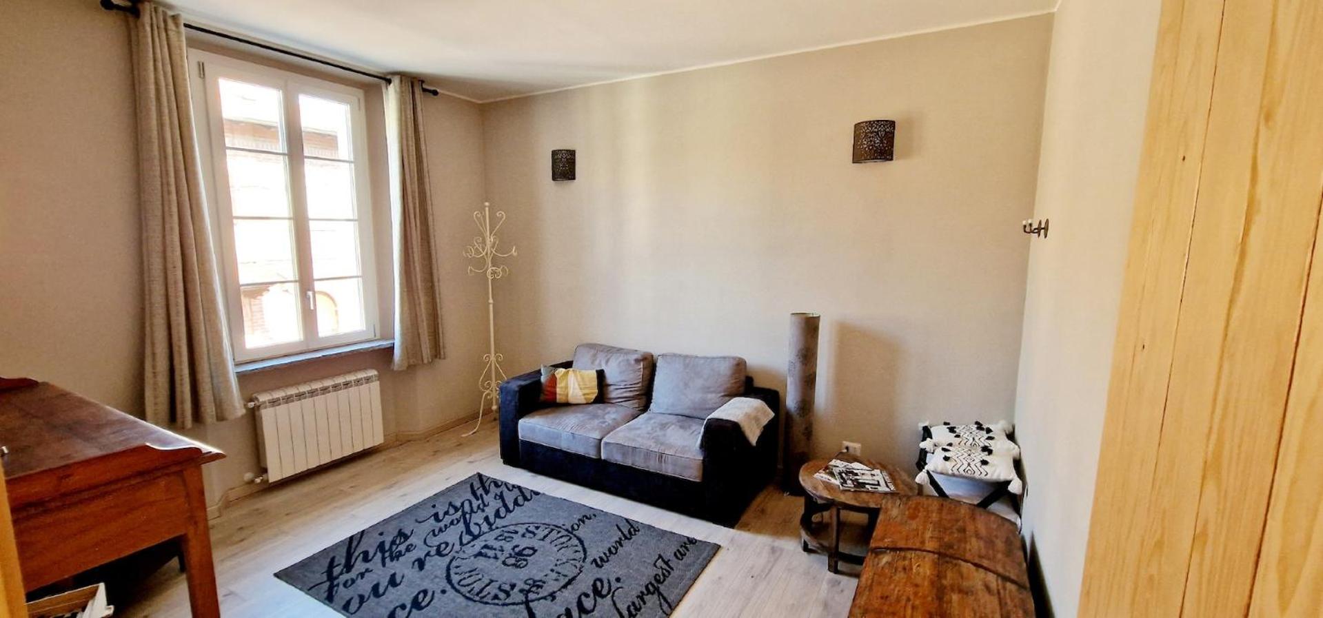One-Bedroom Apartment photo 3