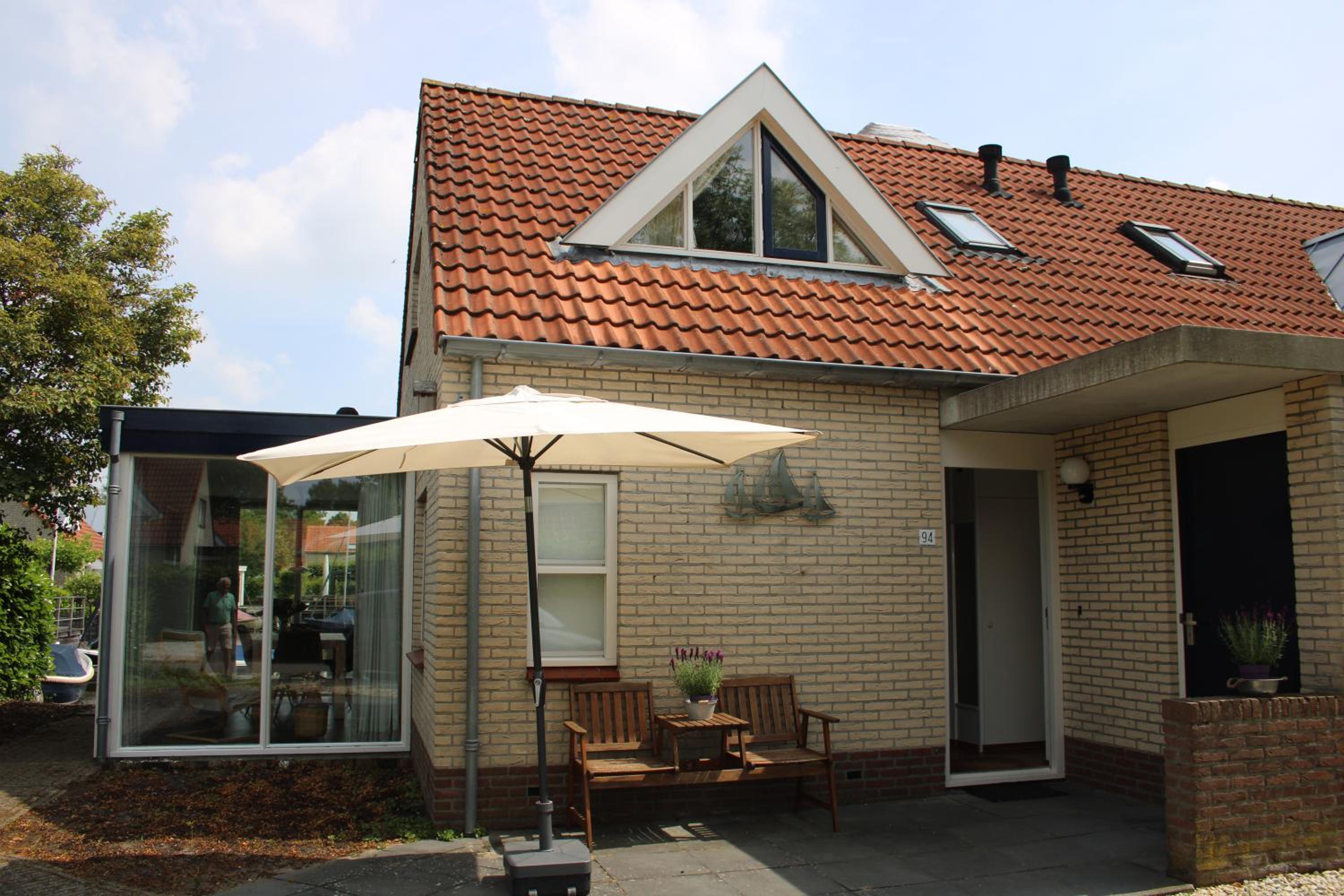 Three-Bedroom House photo 2