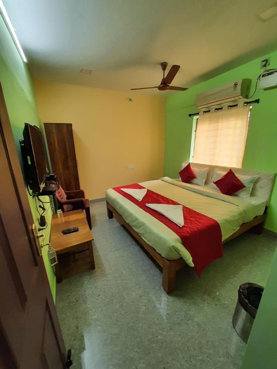 Deluxe Room - Photo 4