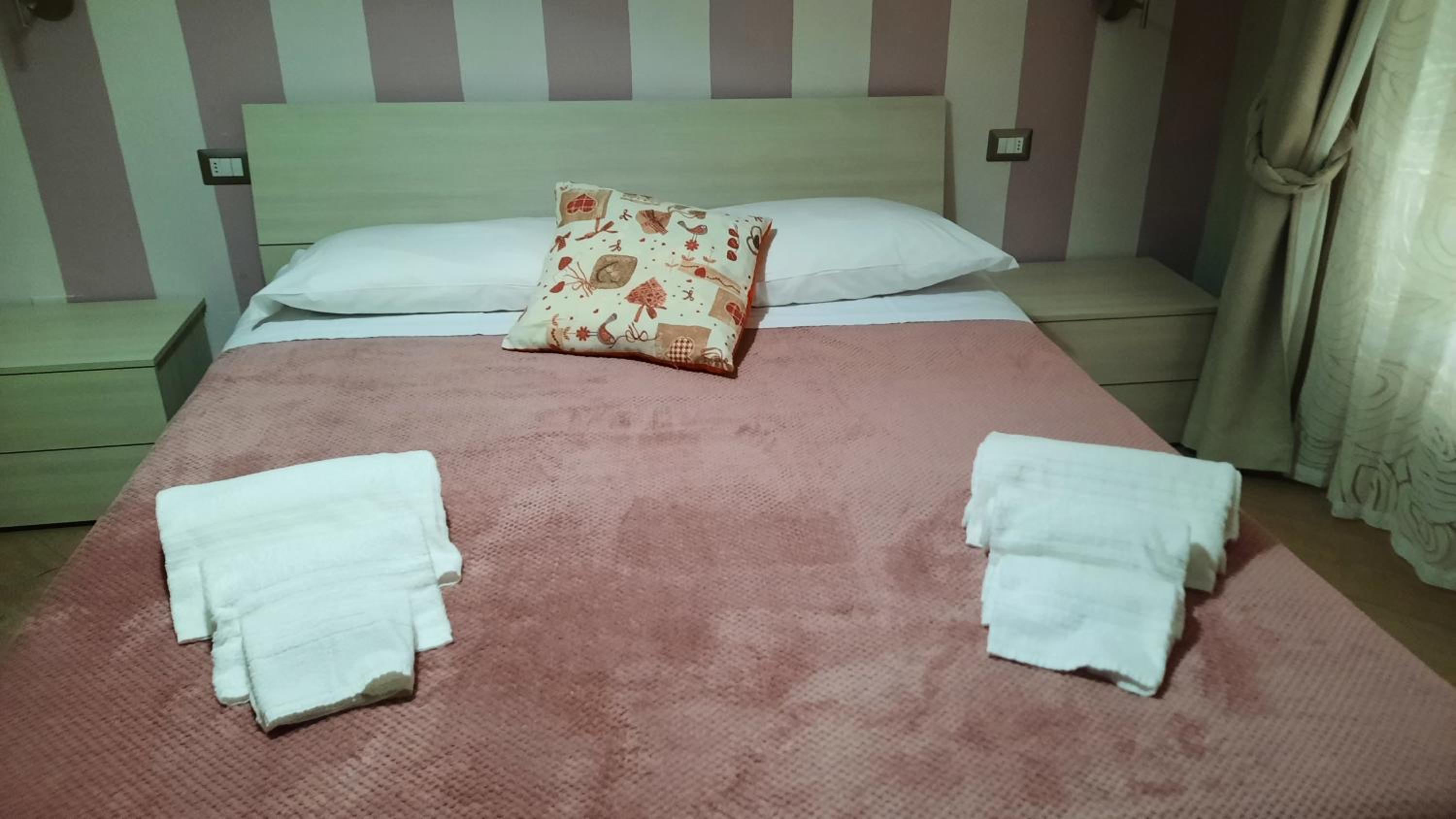 Double Room with Private Bathroom - Photo 4