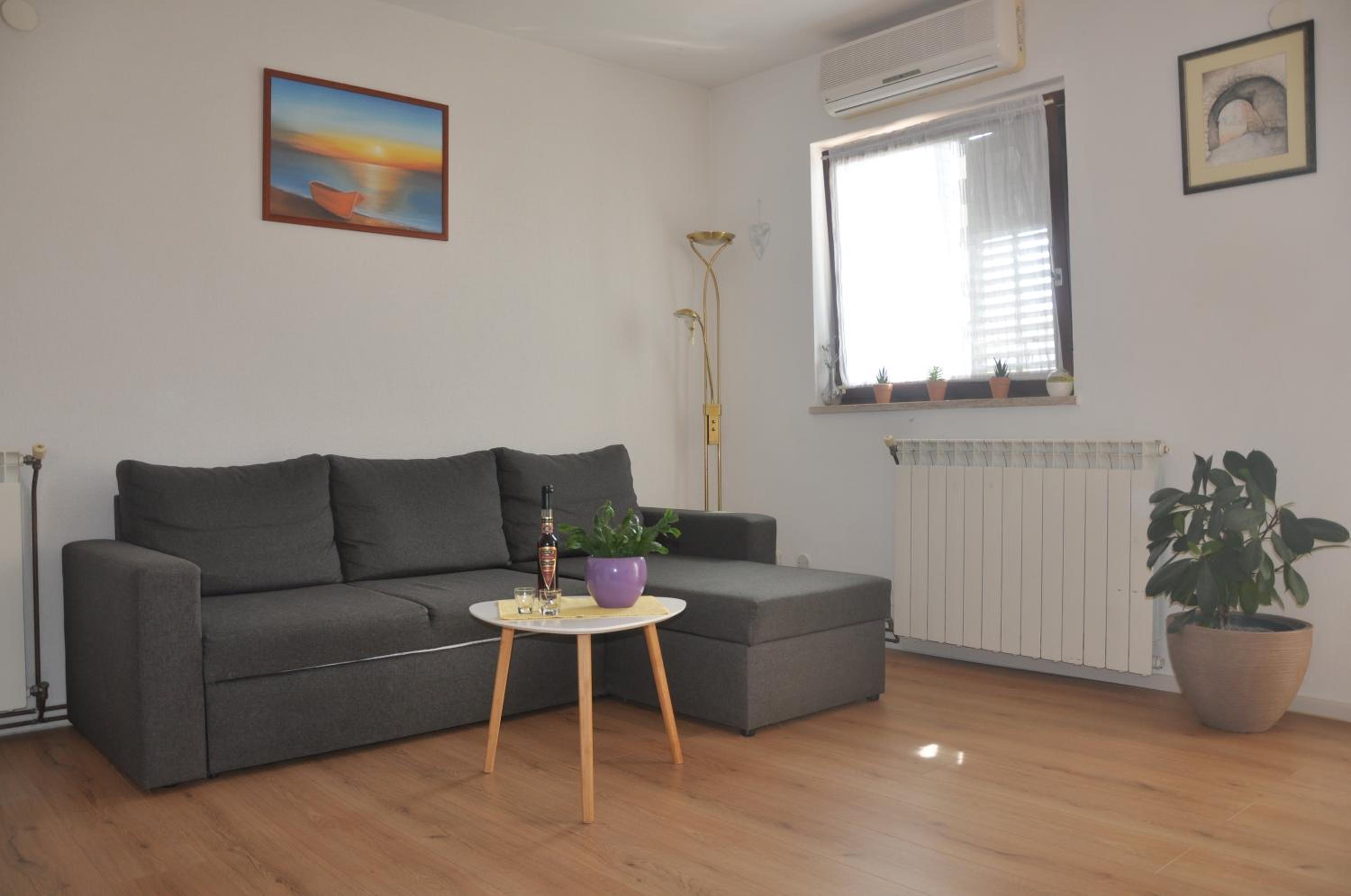 Apartment with Garden View