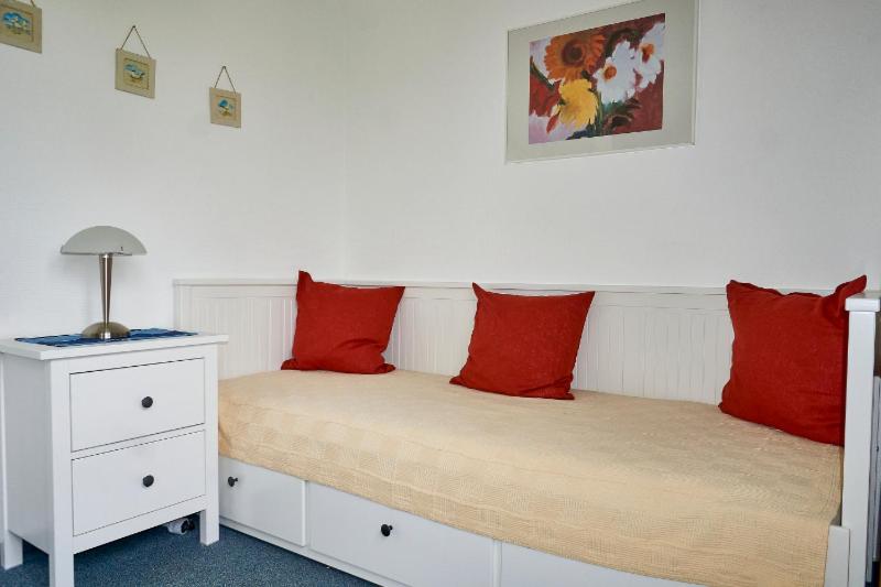 Apartment with Balcony photo 3
