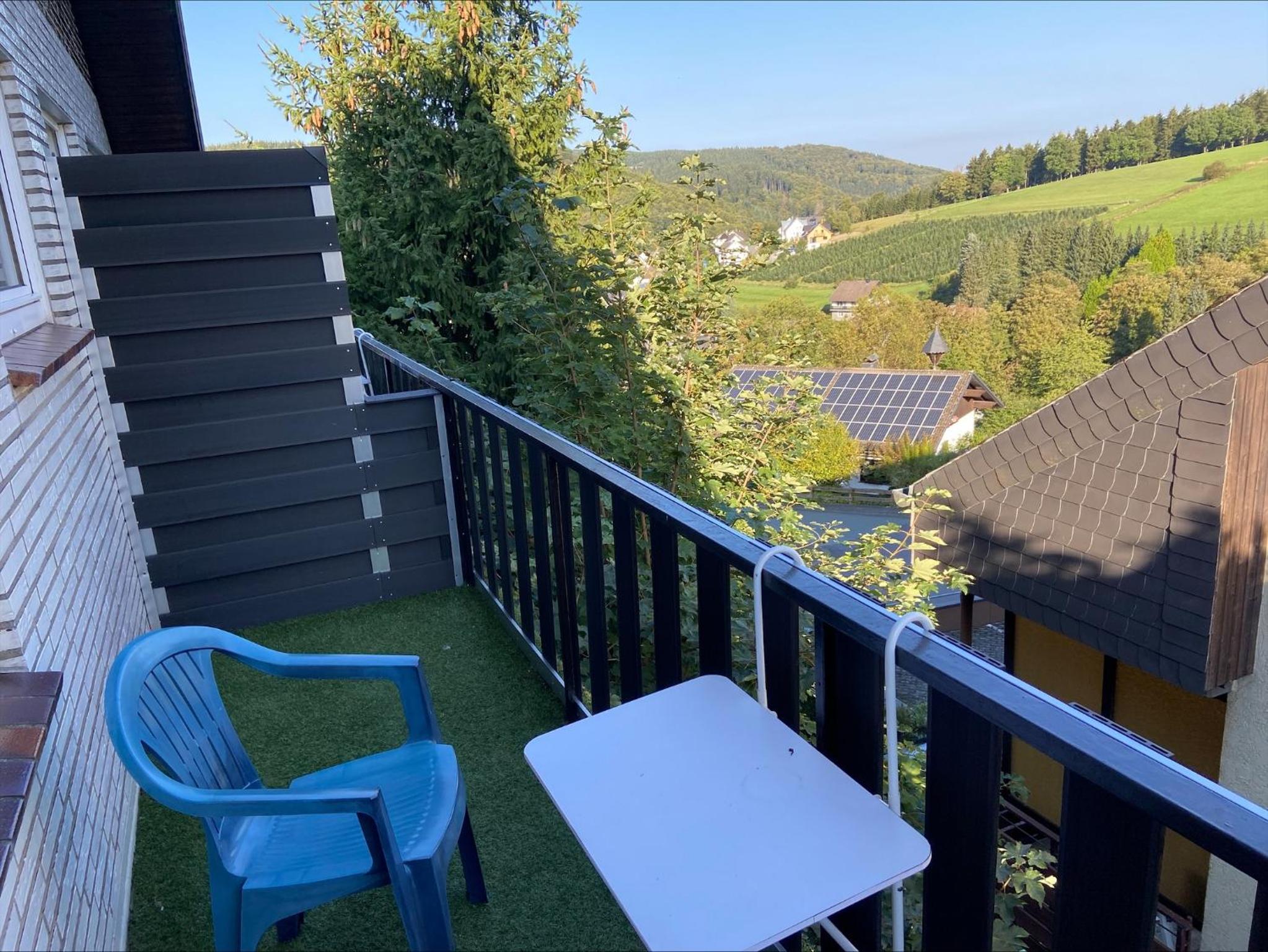 Double Room with Balcony - Photo 3