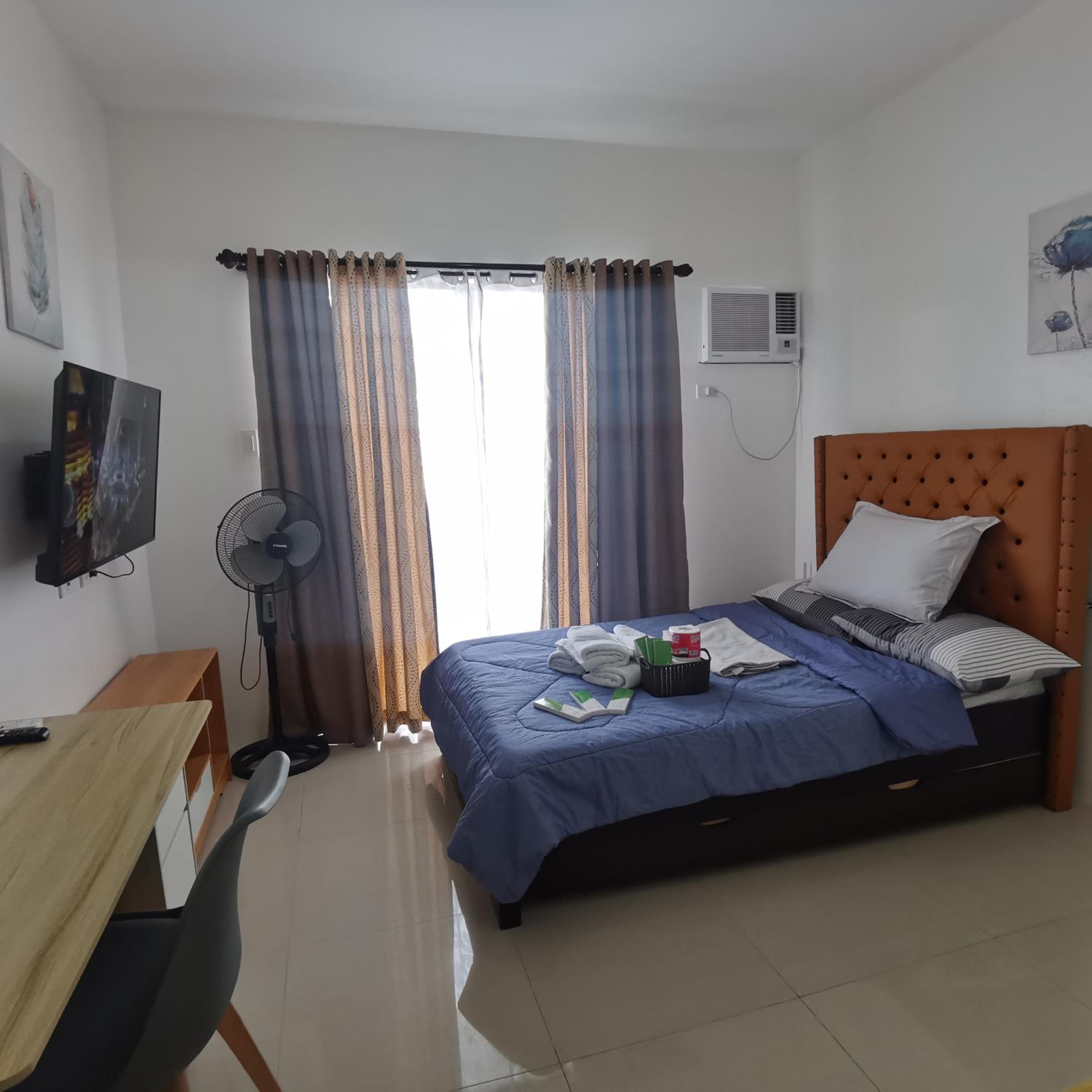 One-Bedroom Apartment photo 1