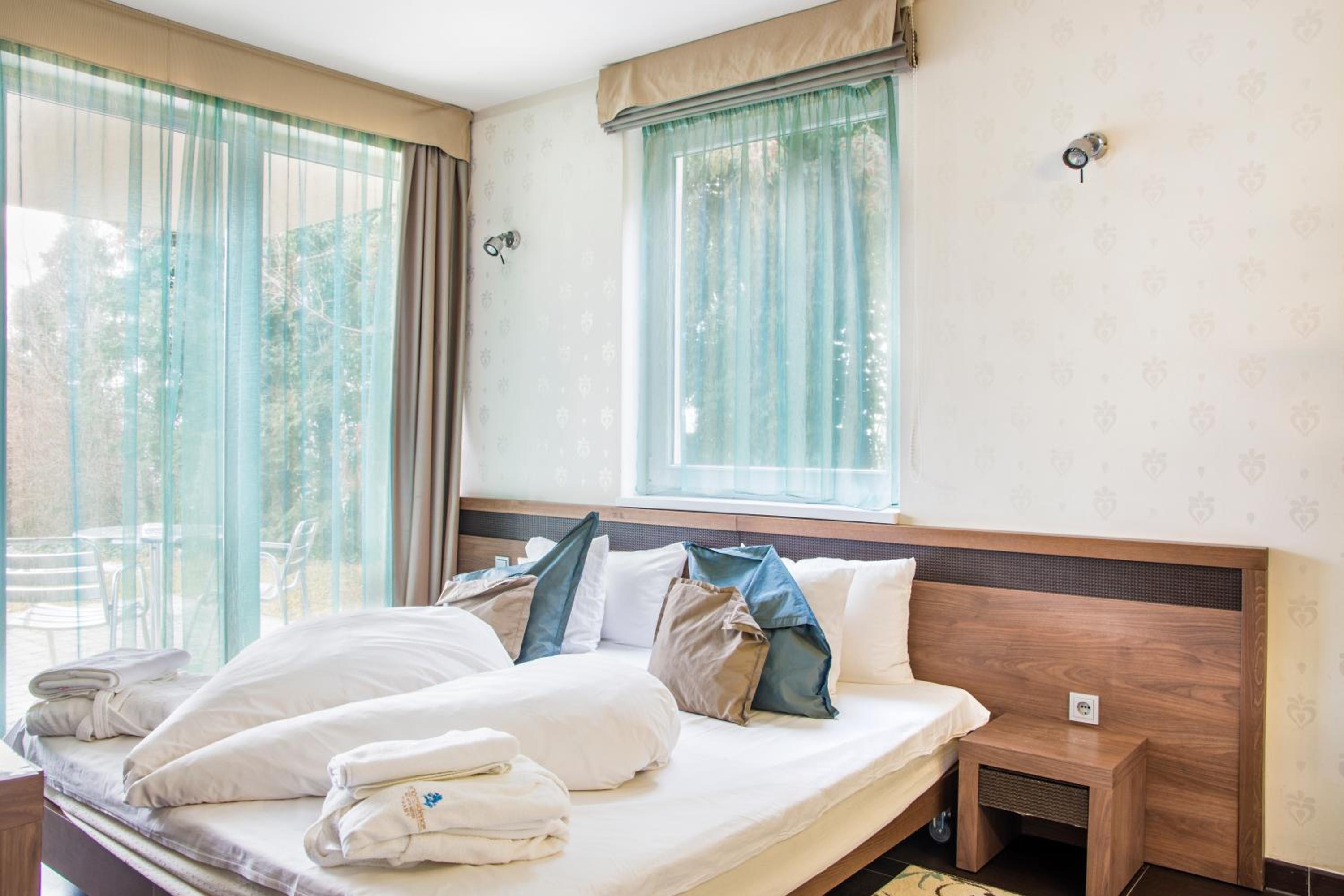 Deluxe Suite With Two Bathroom photo 3