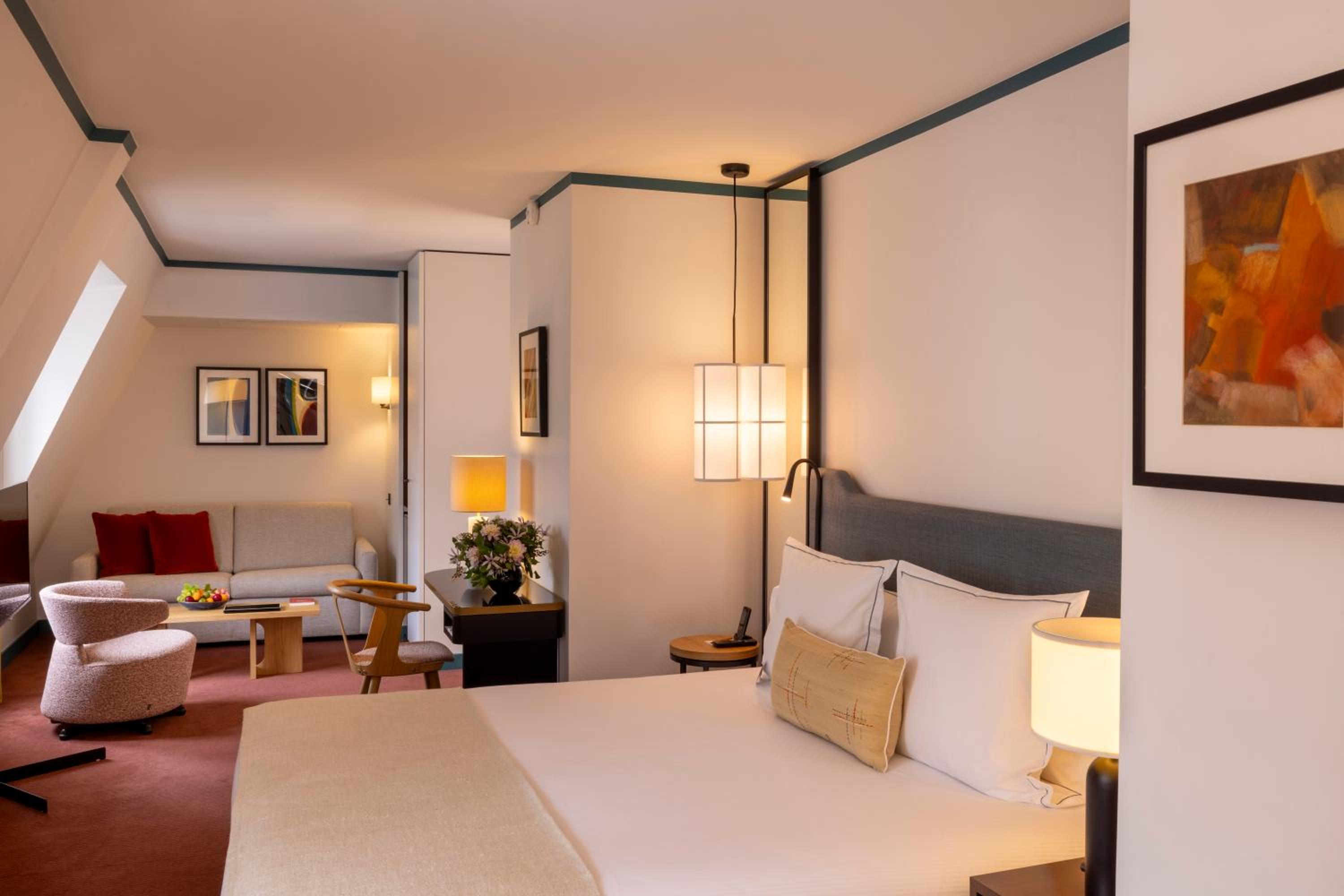 Suite with Free Bottle of Champagne and Spa & Fitness Access