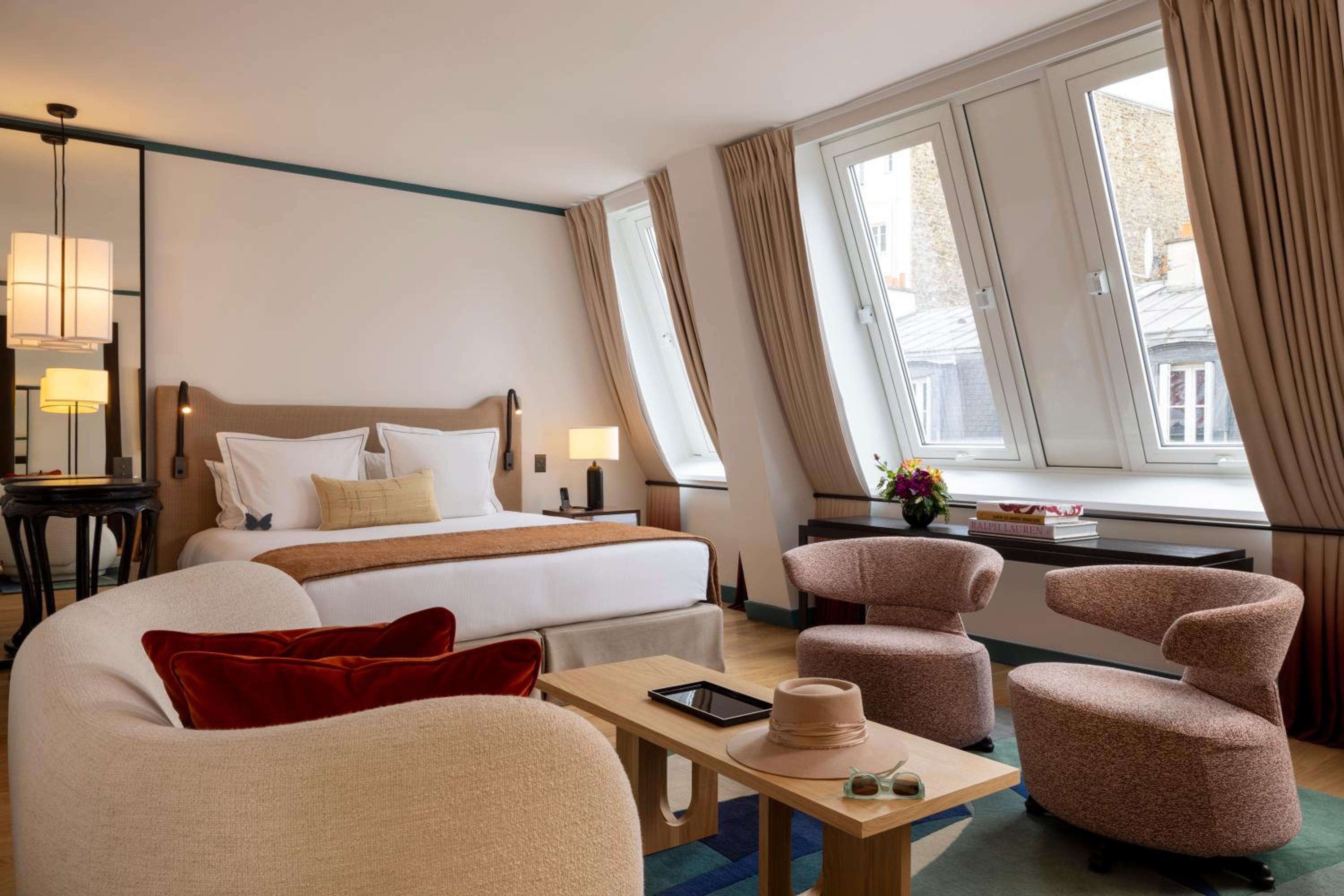Suite with Free Bottle of Champagne and Spa & Fitness Access