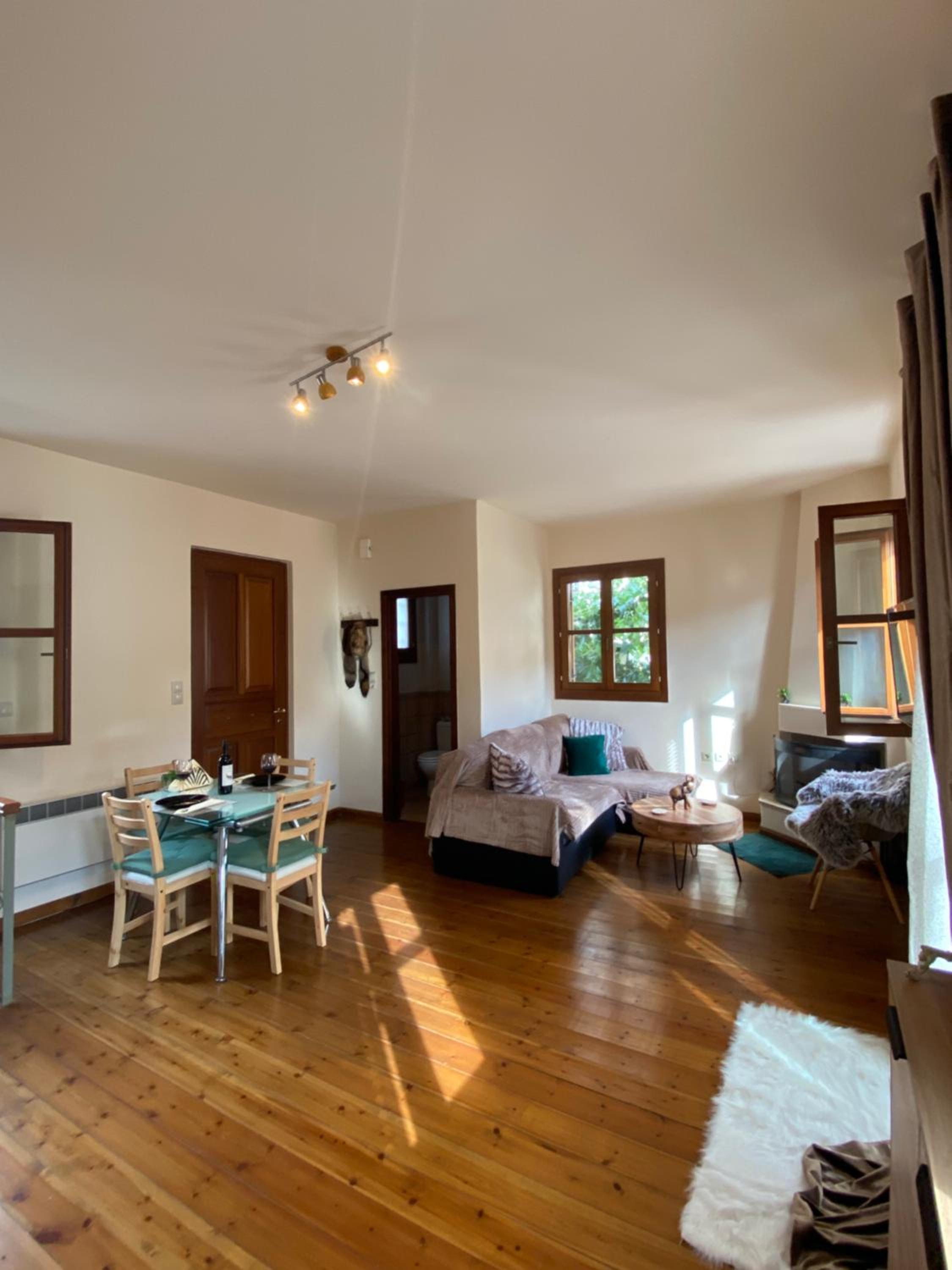 Two-Bedroom Apartment photo 2