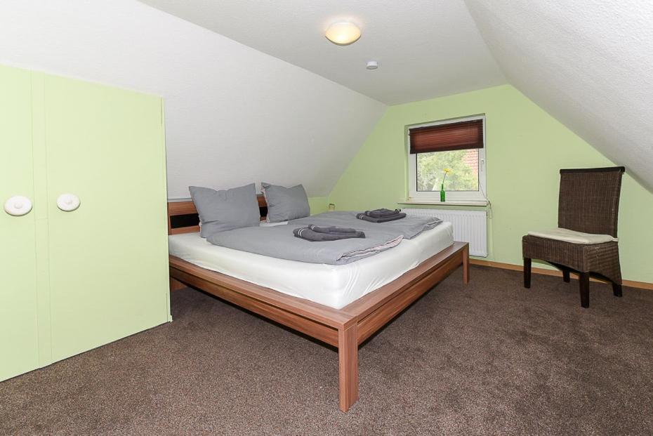 Three-Bedroom House photo 2