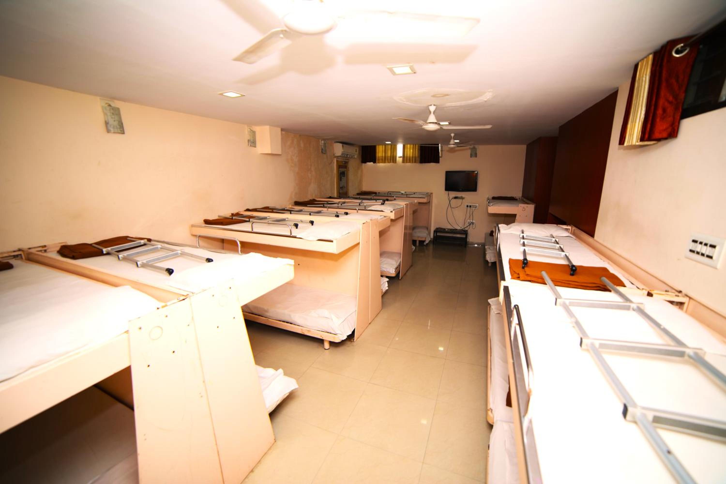 Mixed Dormitory Room photo 1