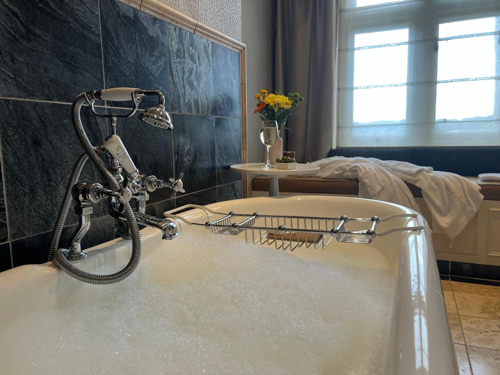Superior Suite - Photo 2