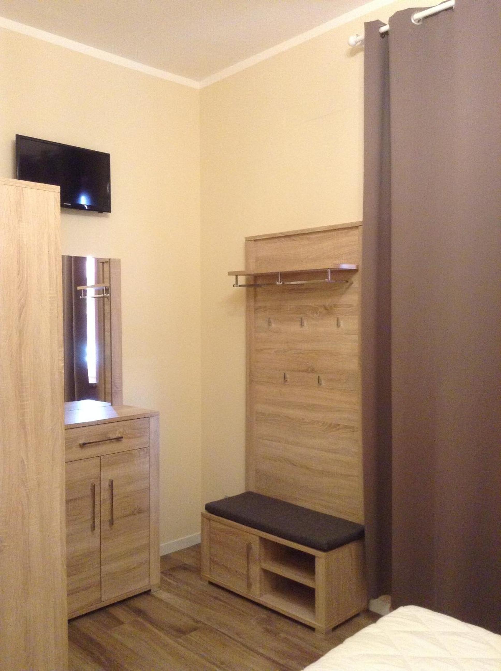 Double or Twin Room photo 3