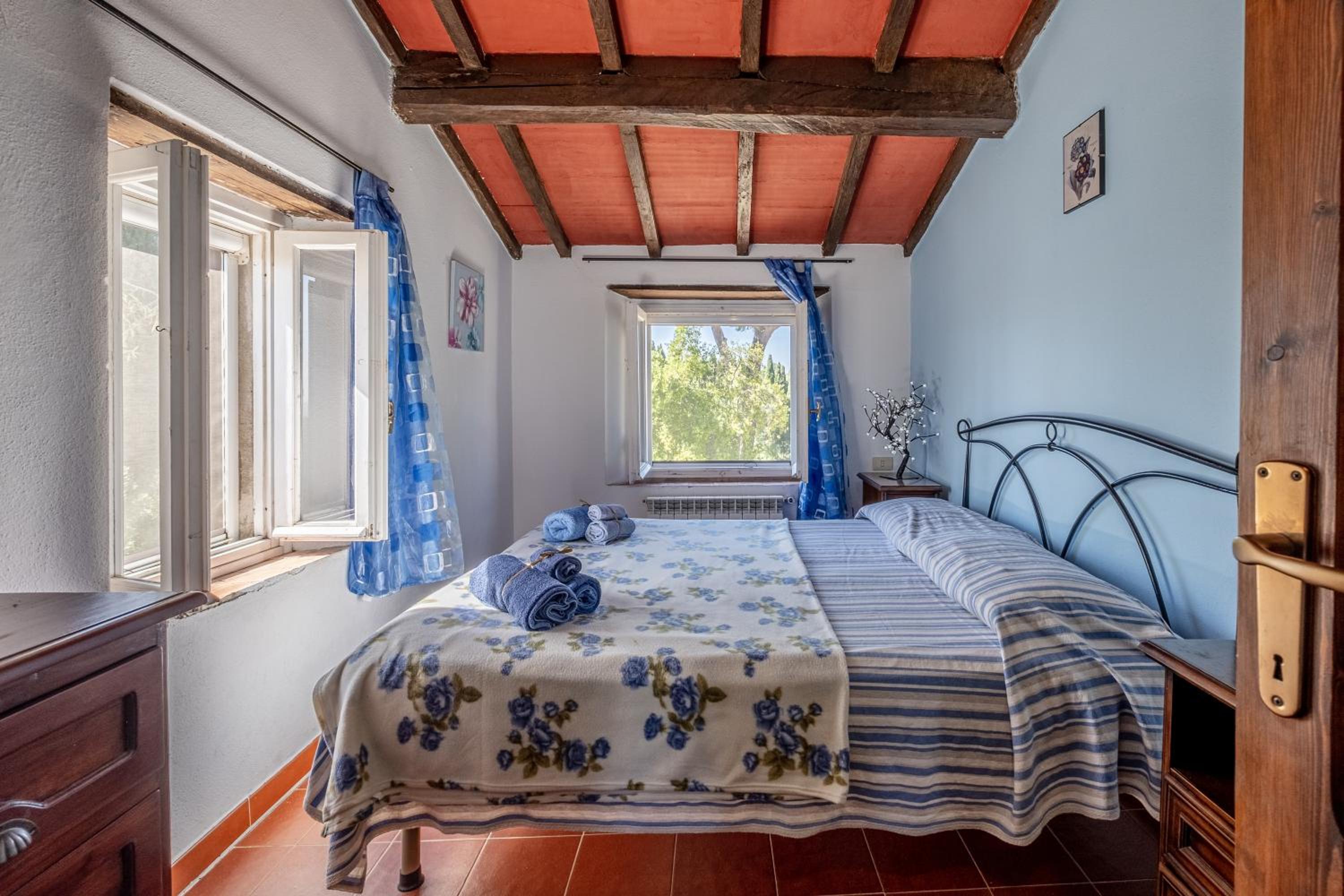 Two-Bedroom Deluxe Apartment with Garden View