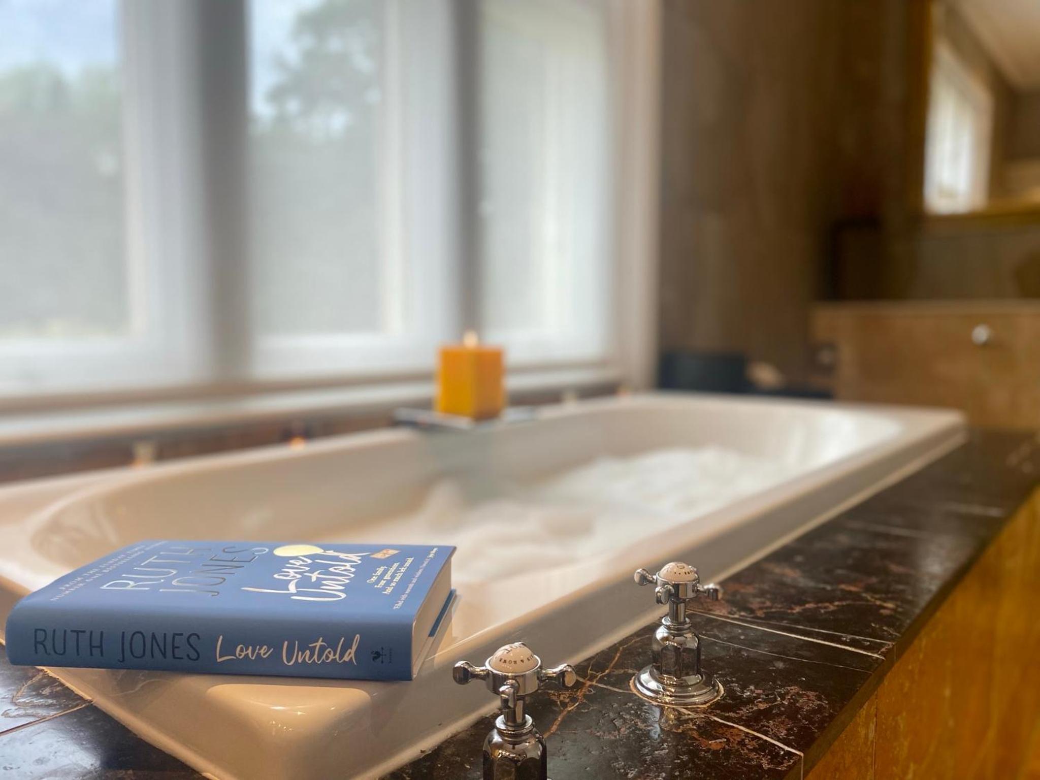 Superior King Suite - Photo 6