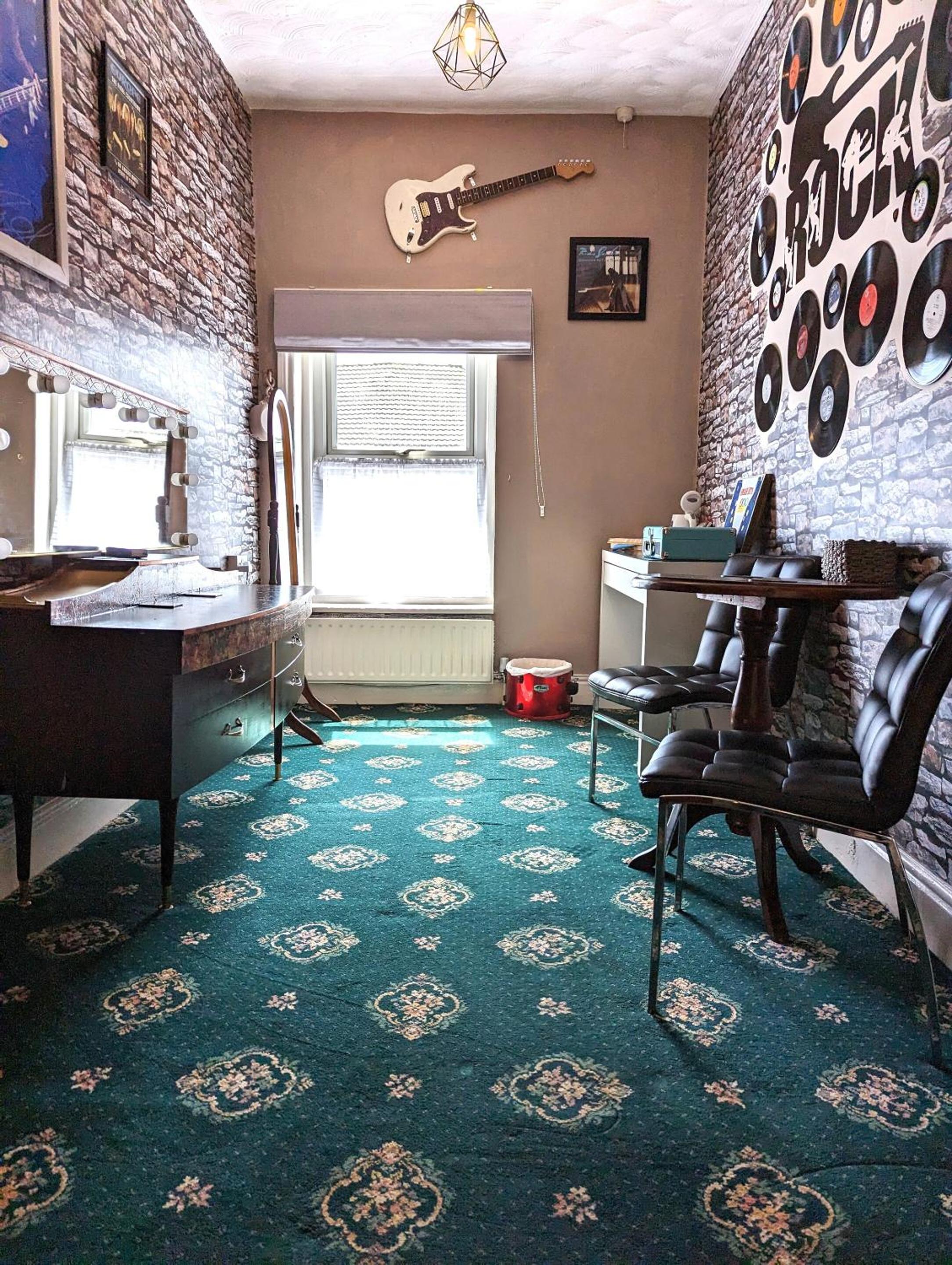 One-Bedroom Suite