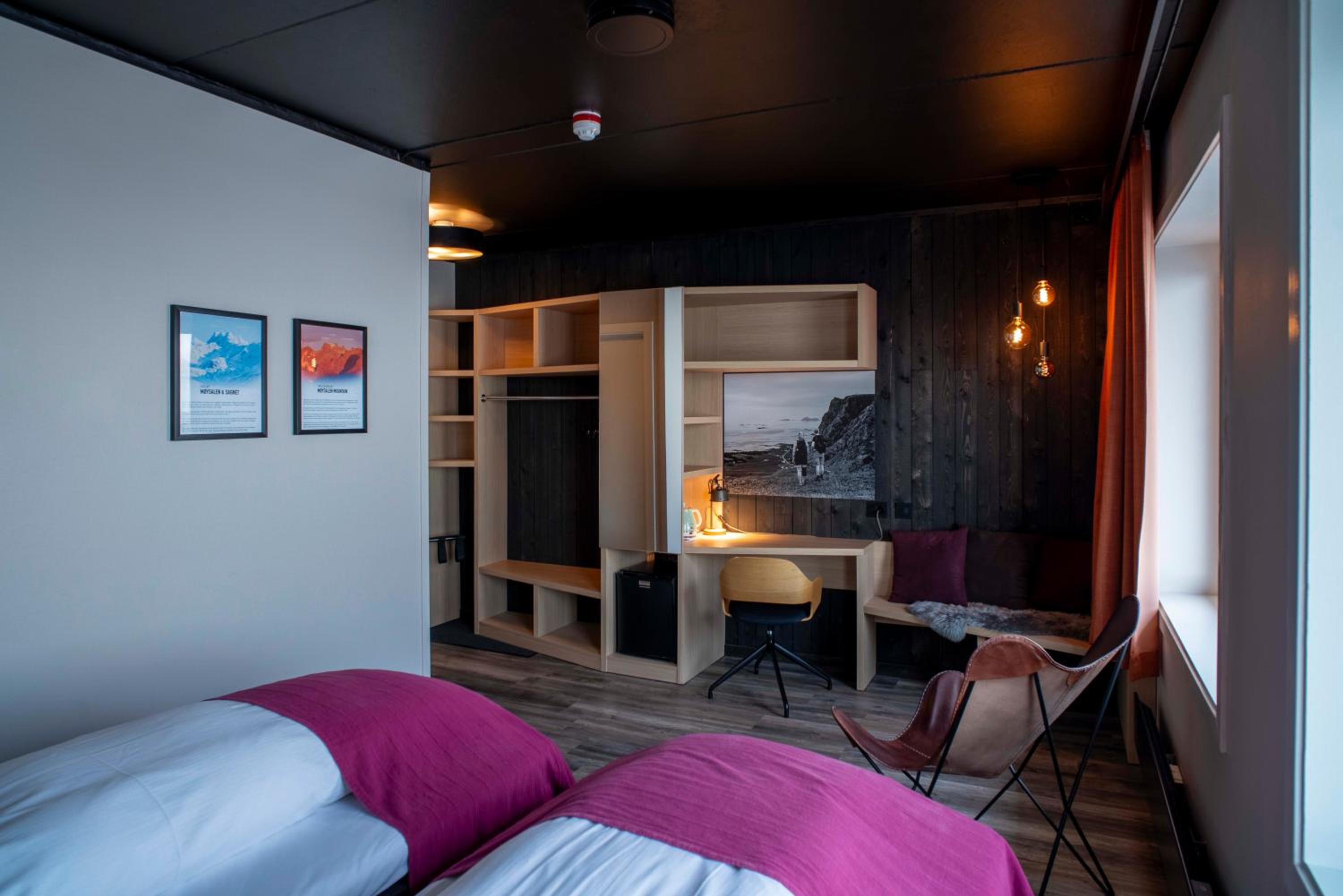 Twin Room - Photo 3