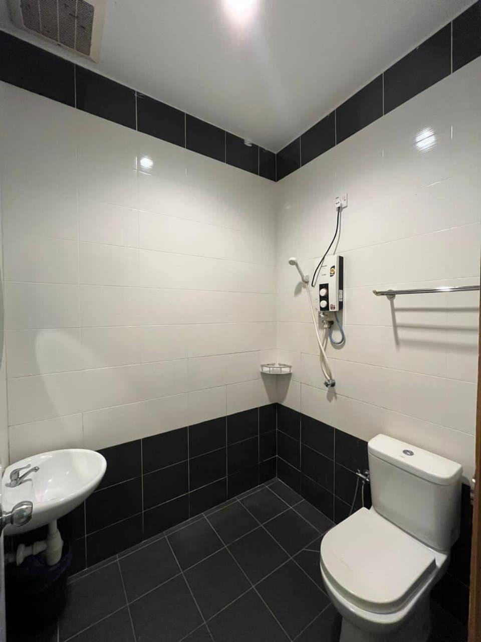 Deluxe Double Room (2 Adults + 1 Child) photo 3