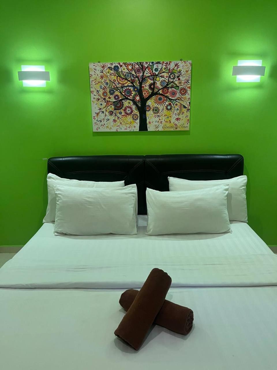 Deluxe Double Room (2 Adults + 1 Child) photo 2