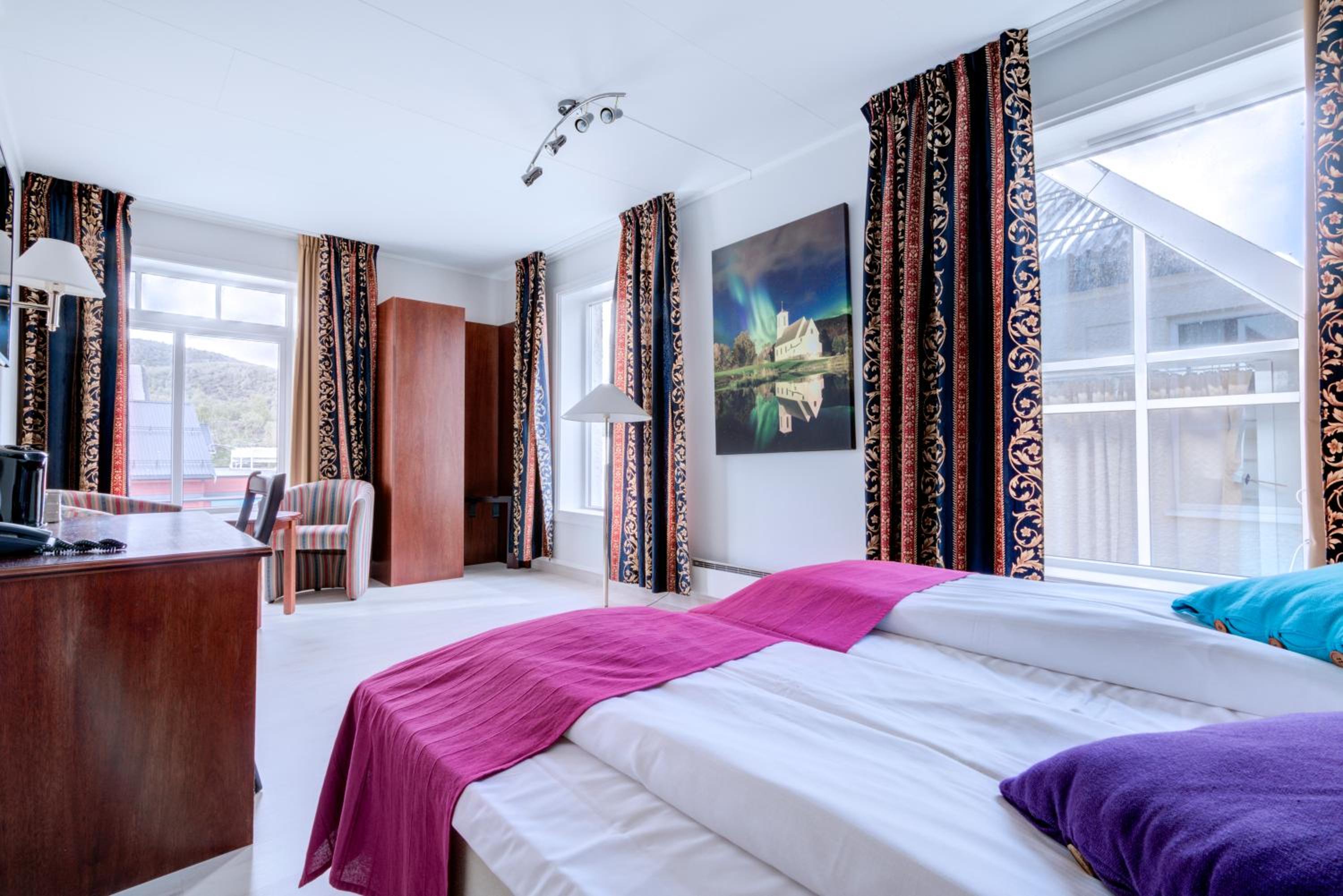 Standard Double or Twin Room - Photo 3