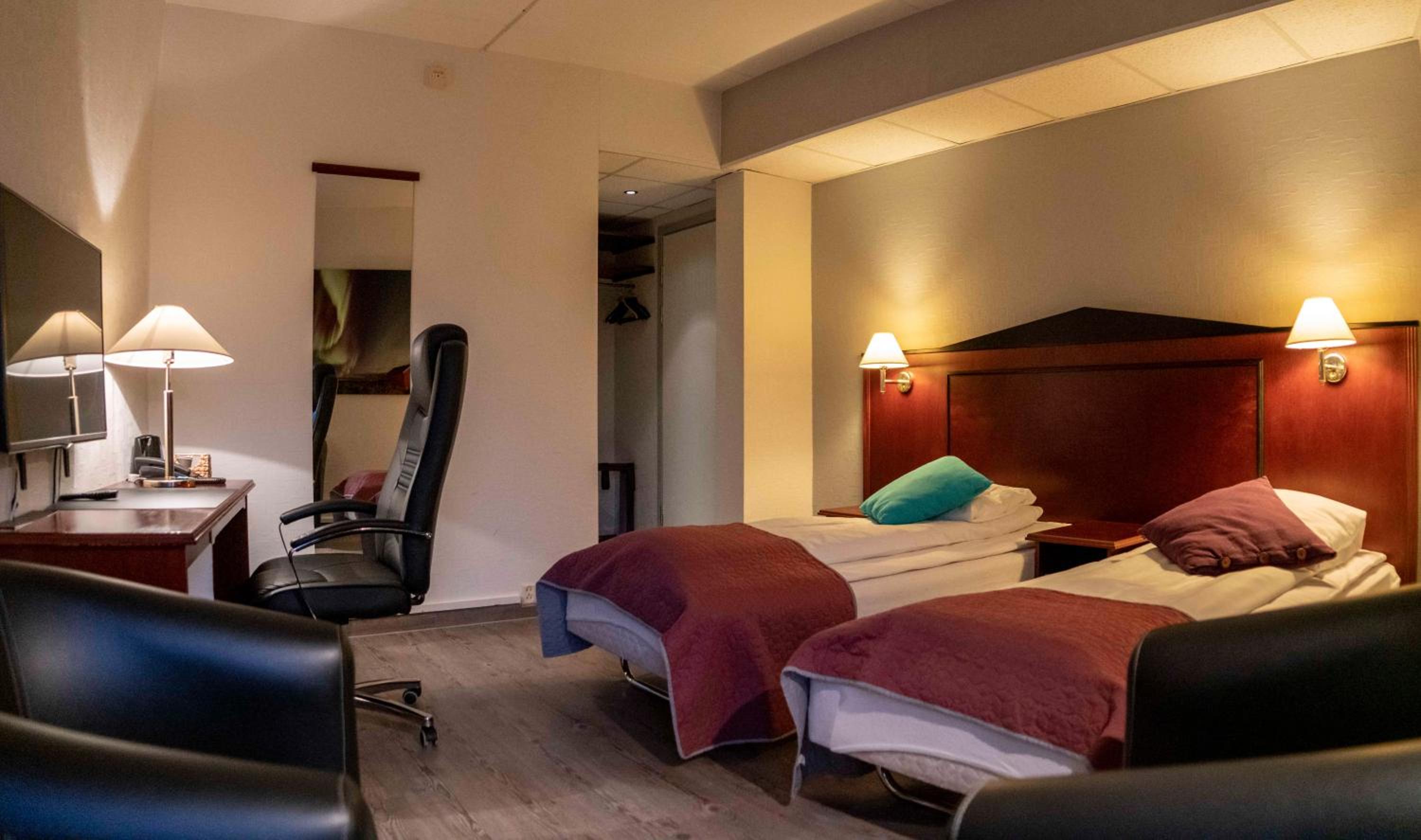 Standard Double or Twin Room - Photo 2