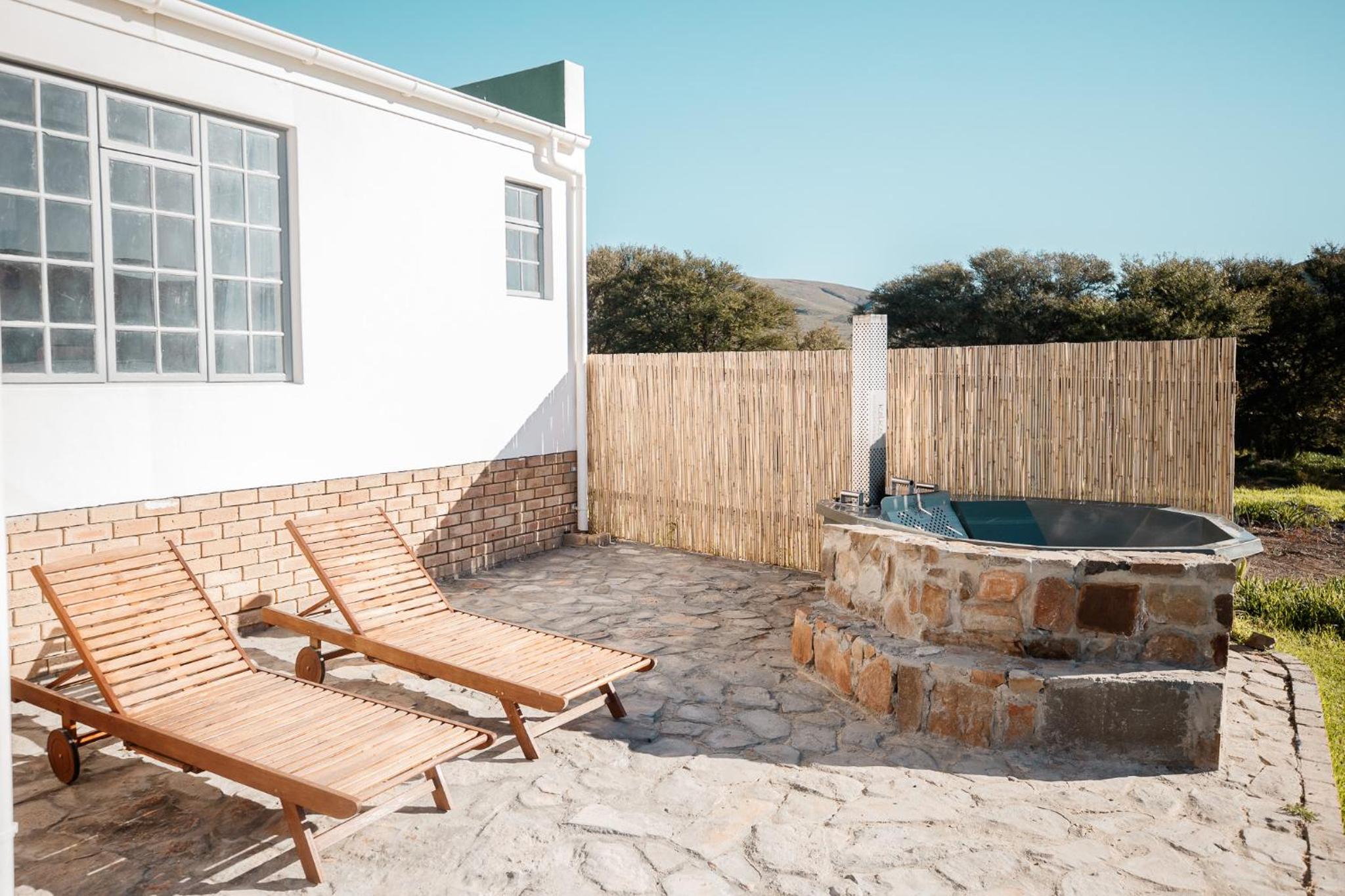 Deluxe Holiday Home photo 3
