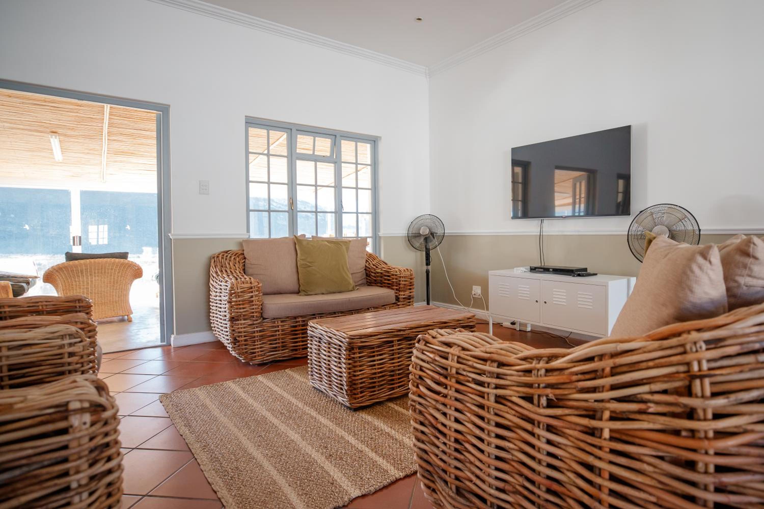 Deluxe Holiday Home photo 2