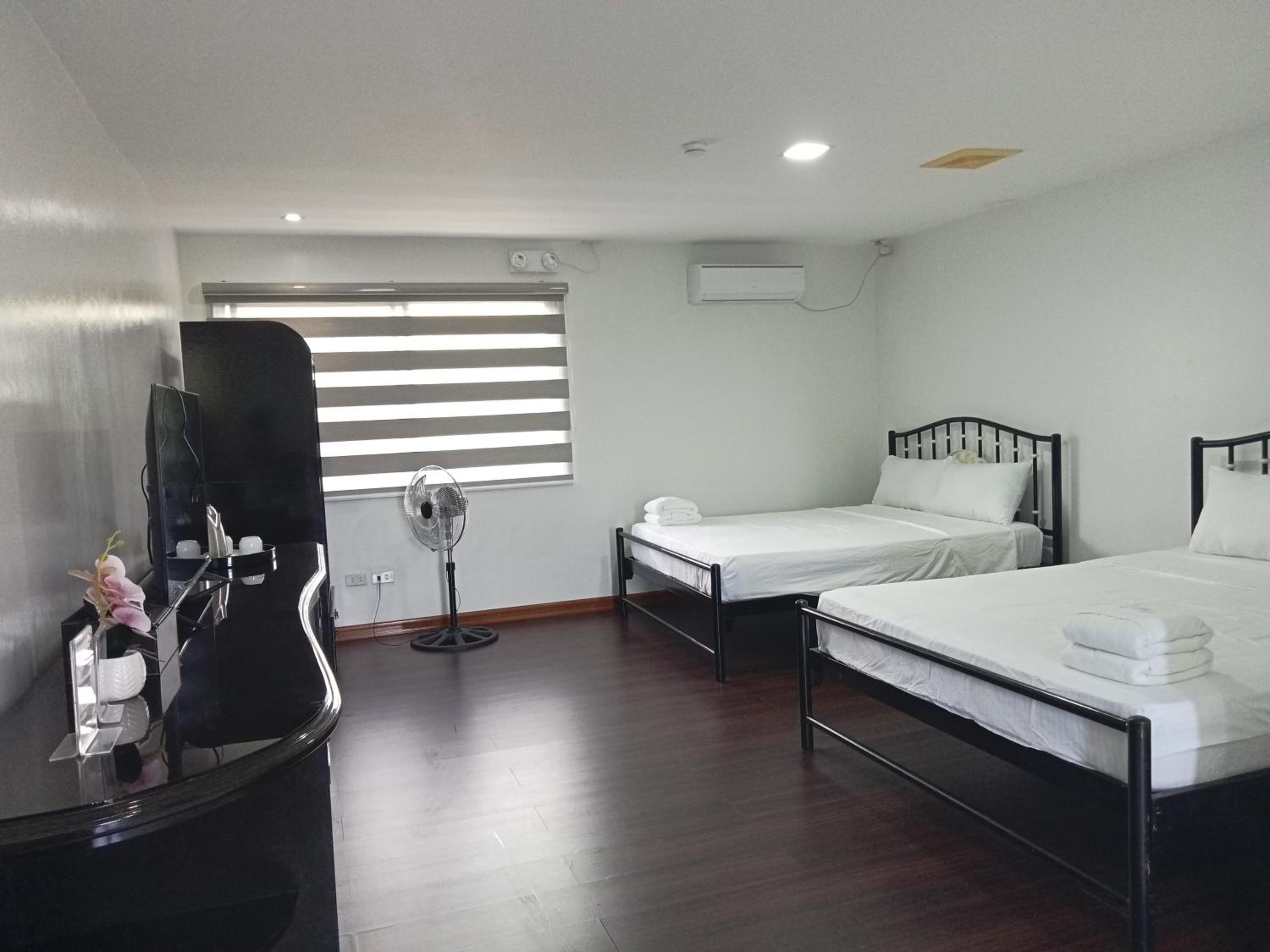 Double Room With Pool View photo 3