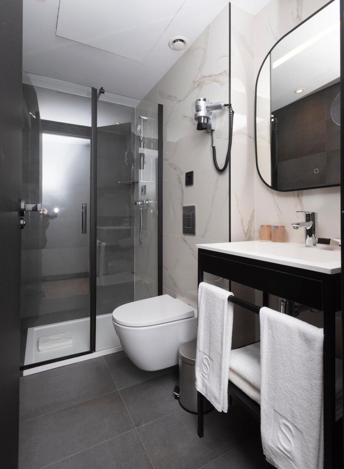 Double Room - Photo 4