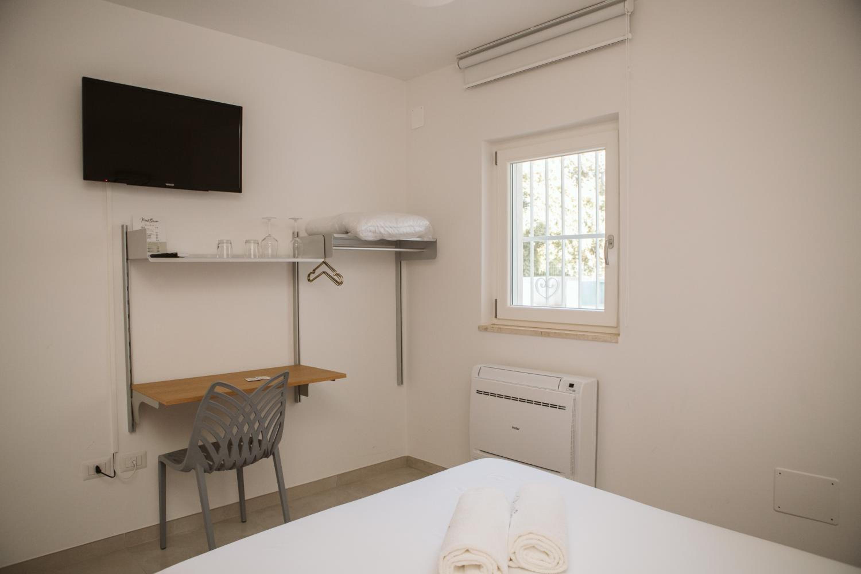 Double Room - Photo 2