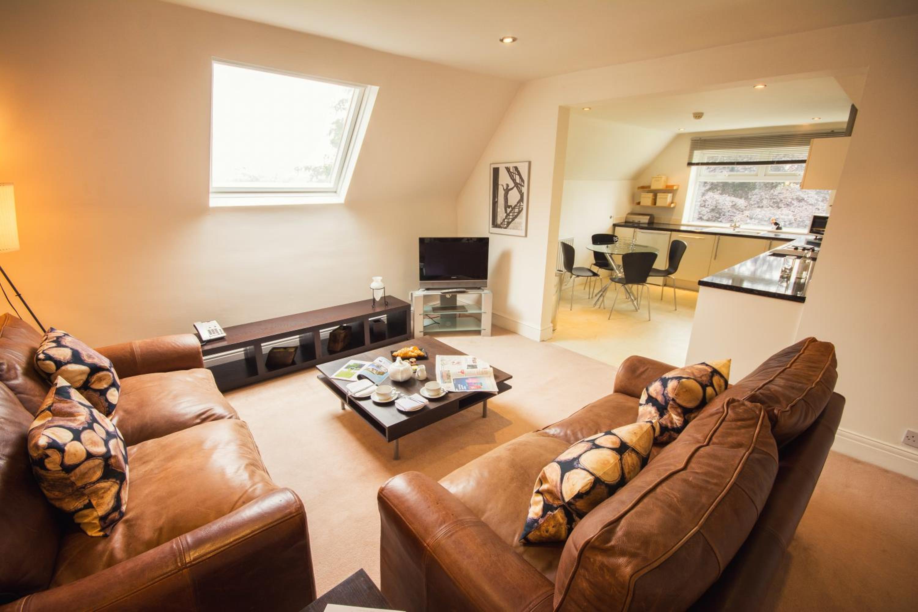 Two-Bedroom Deluxe Apartment with Garden View