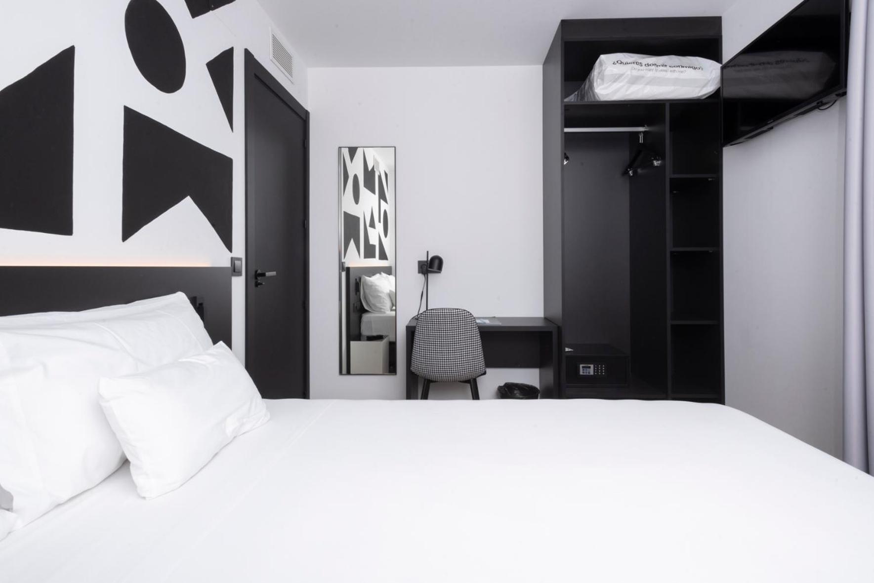Suite - Photo 2