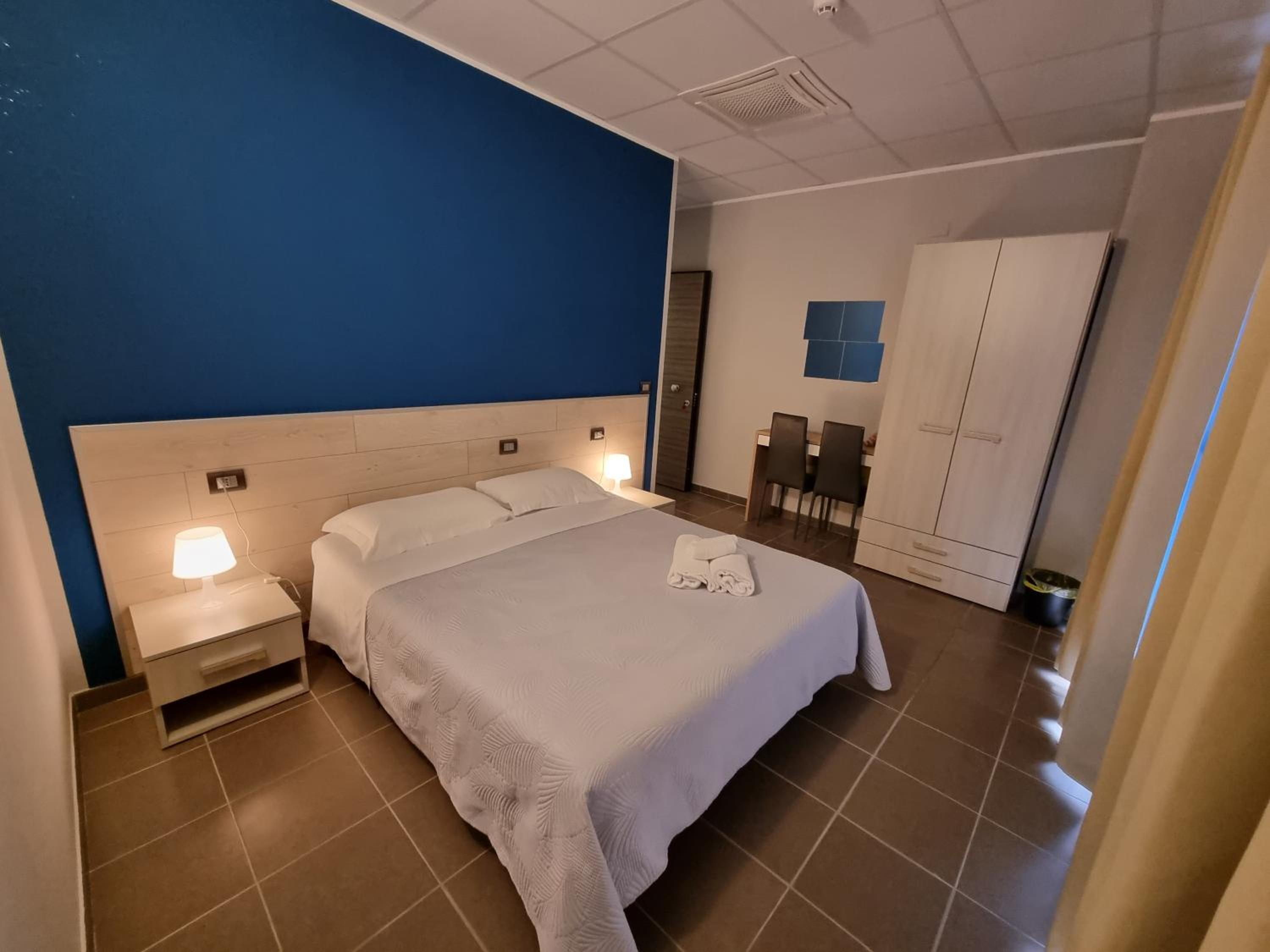 Double Room with Private Bathroom photo 1