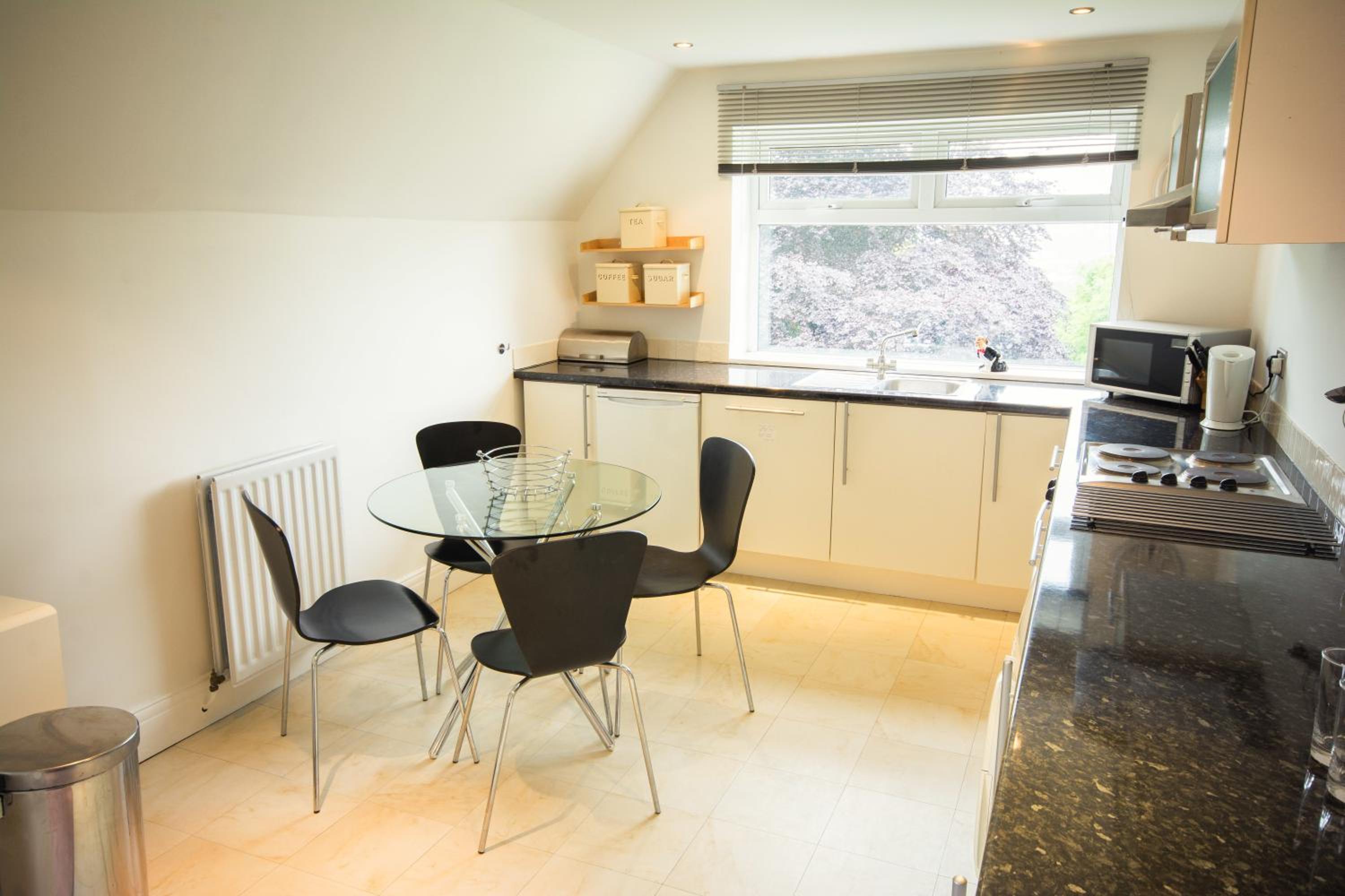 Two-Bedroom Deluxe Apartment with Garden View photo 2