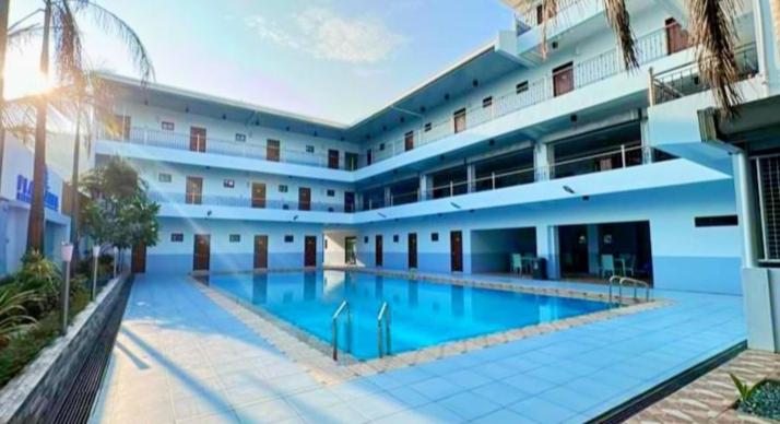 Twin Room With Pool View photo 3