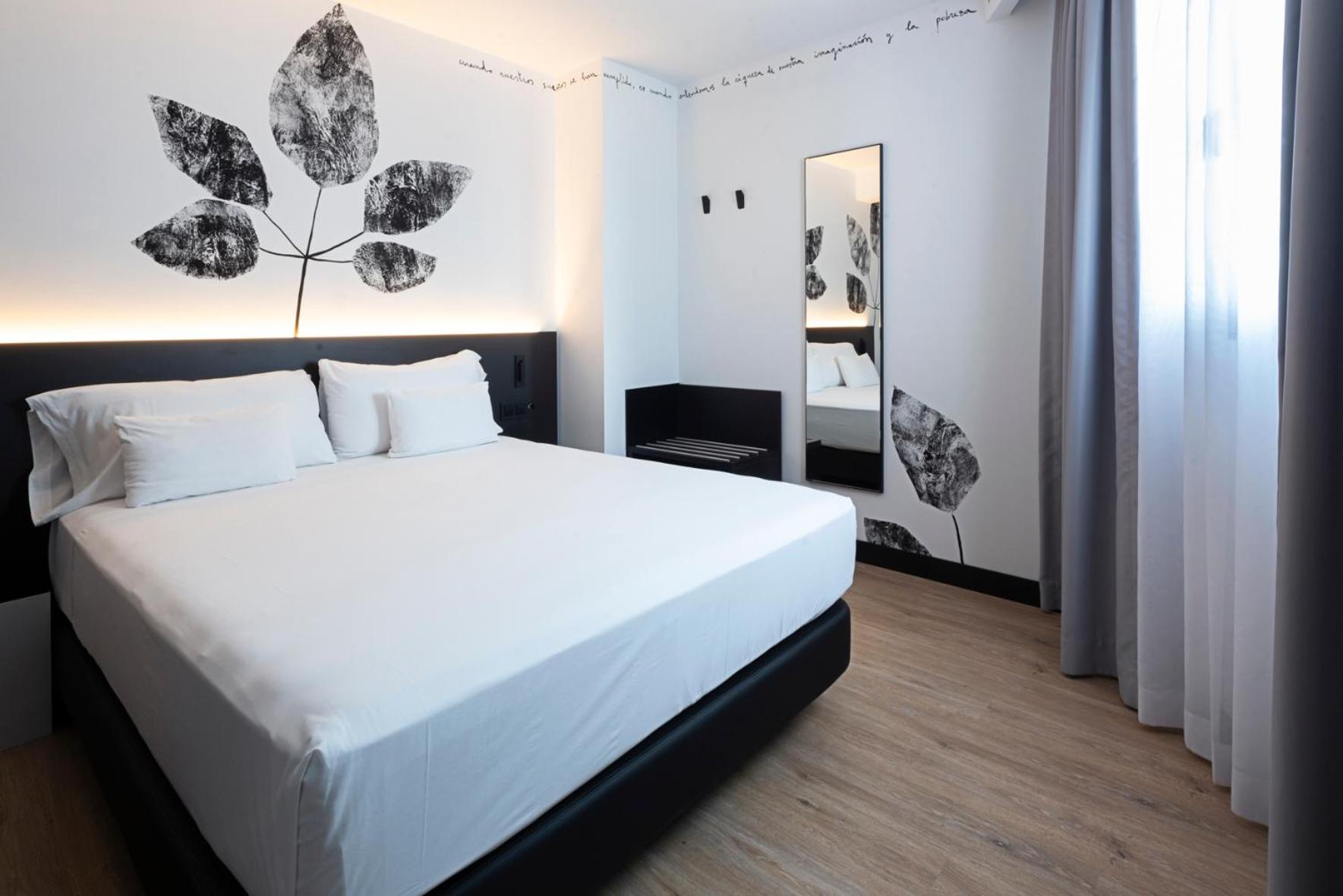 Superior Suite - Photo 1