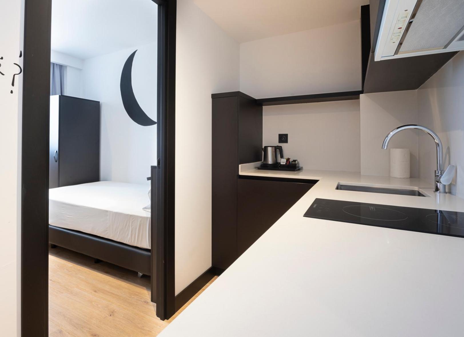Superior Suite - Photo 7