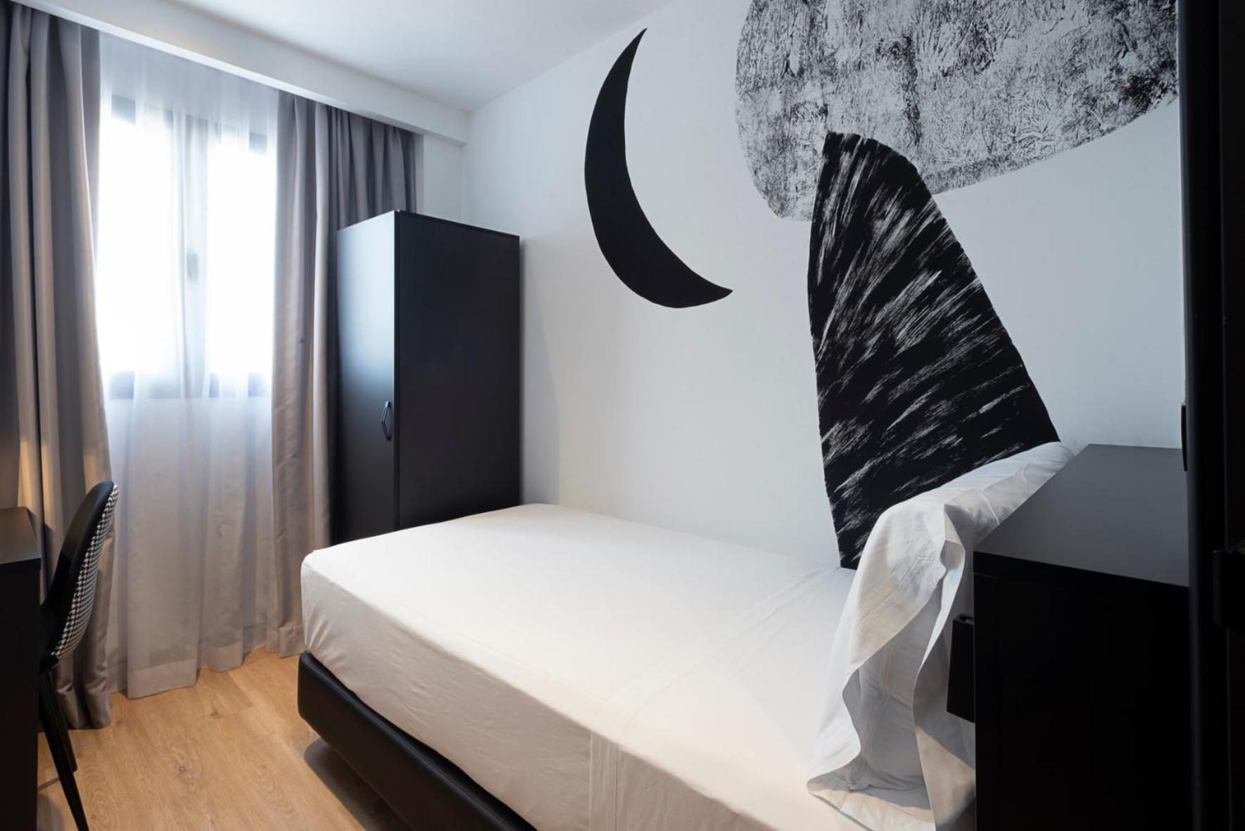 Superior Suite - Photo 8