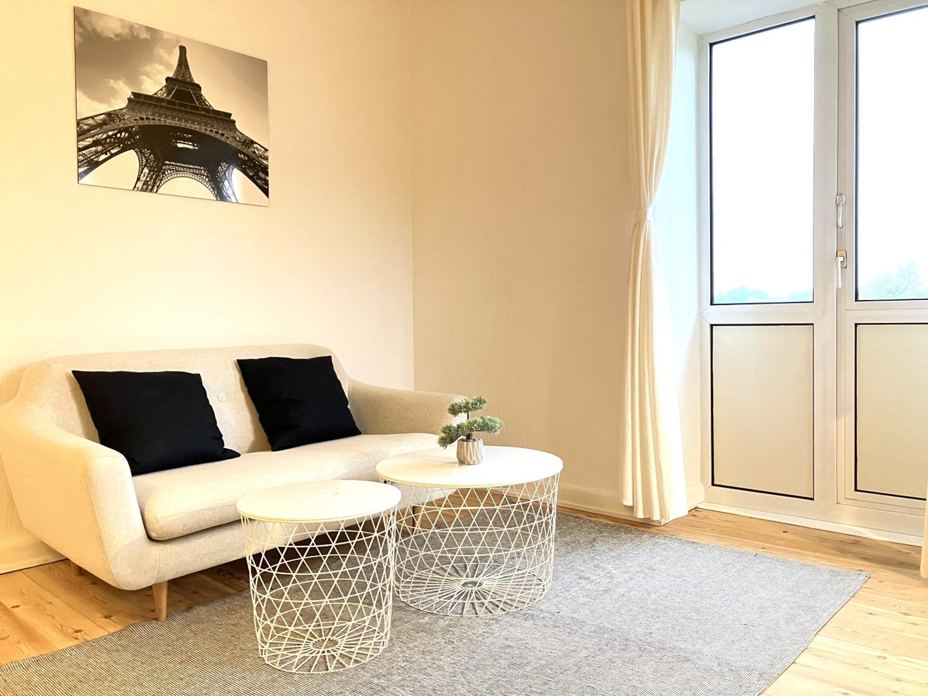 One-Bedroom Apartment photo 1