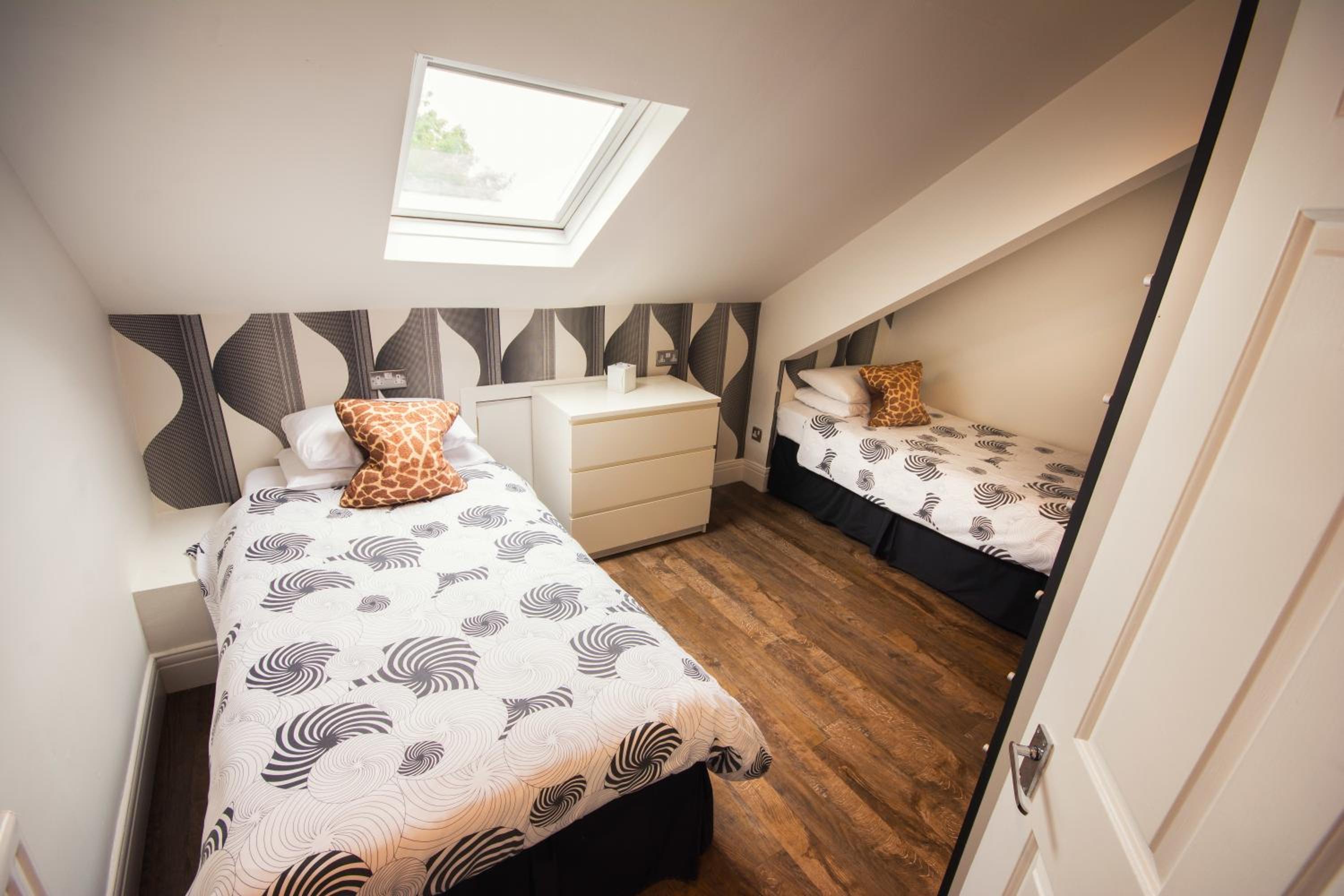 Two-Bedroom Deluxe Apartment with Garden View photo 3