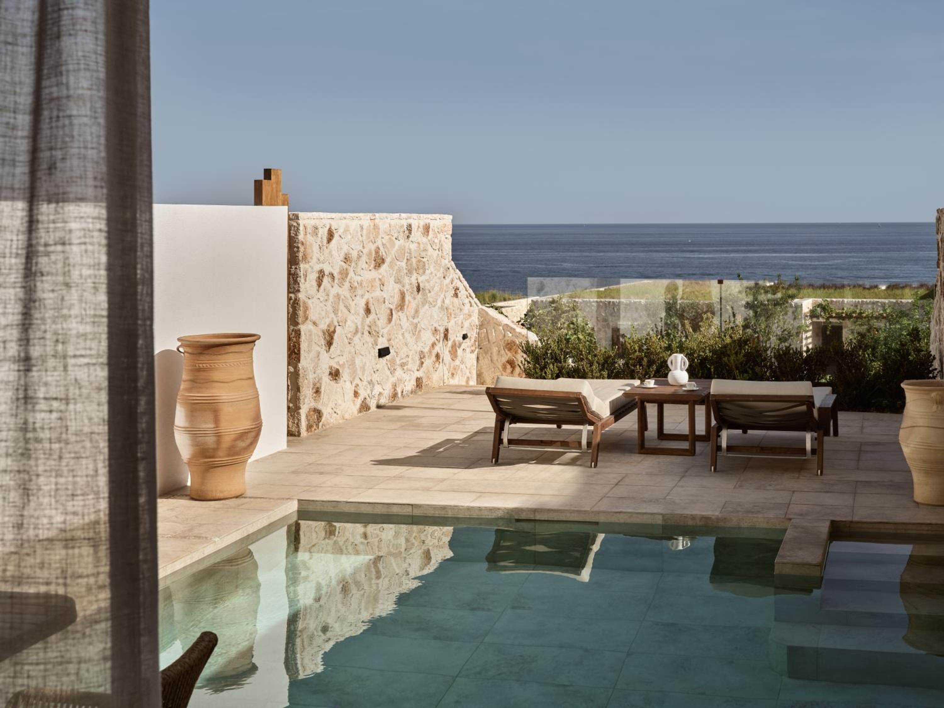 Signature Suite Sea View with Private Pool - Photo 3