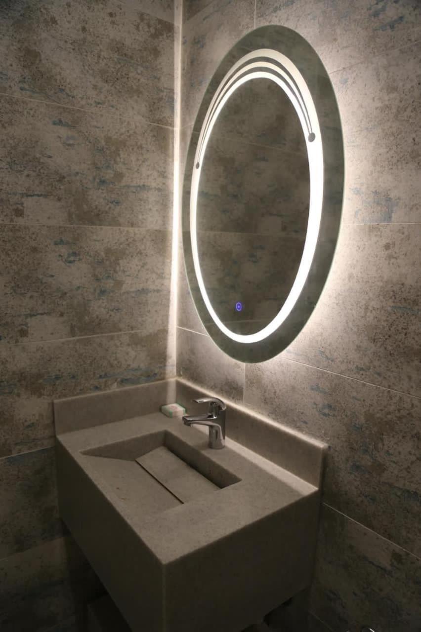 One-Bedroom Suite - Photo 7
