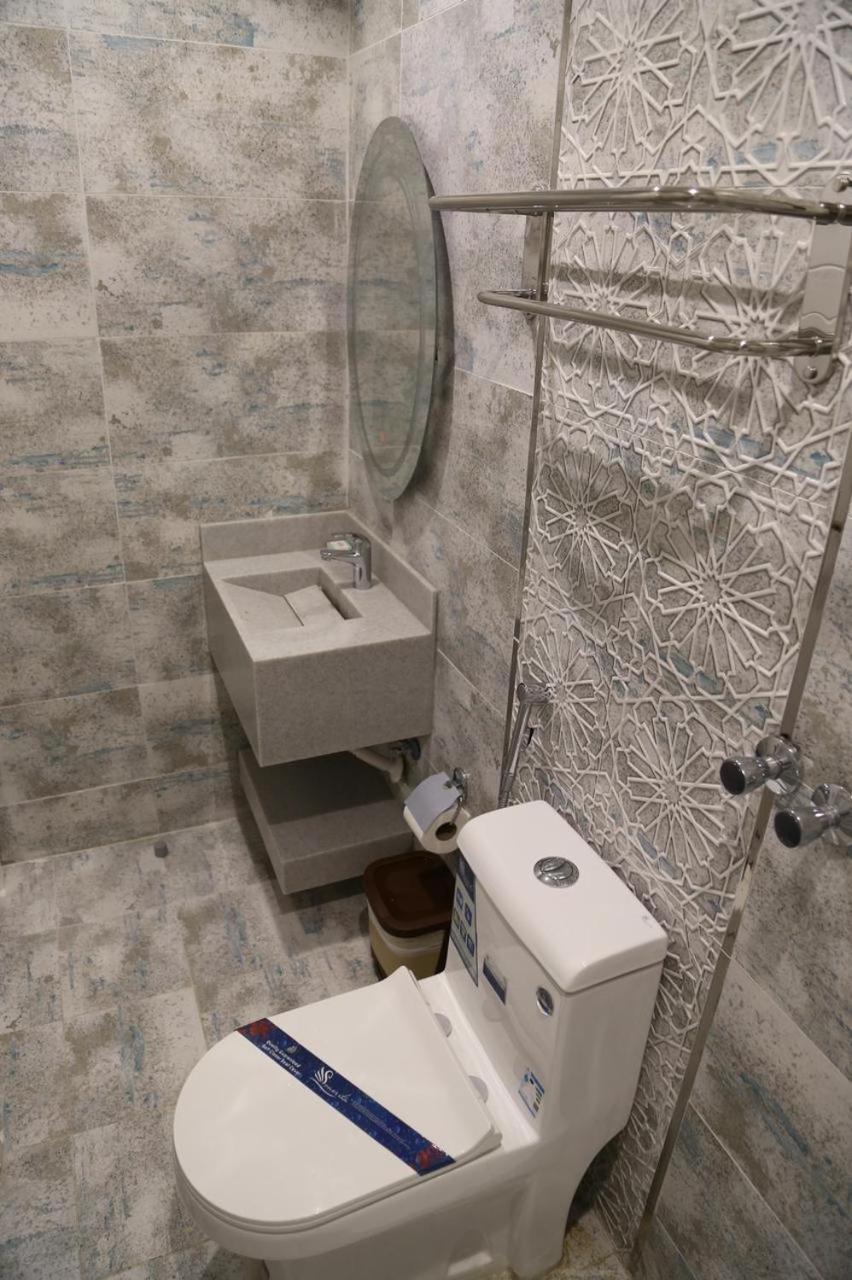 One-Bedroom Suite - Photo 6
