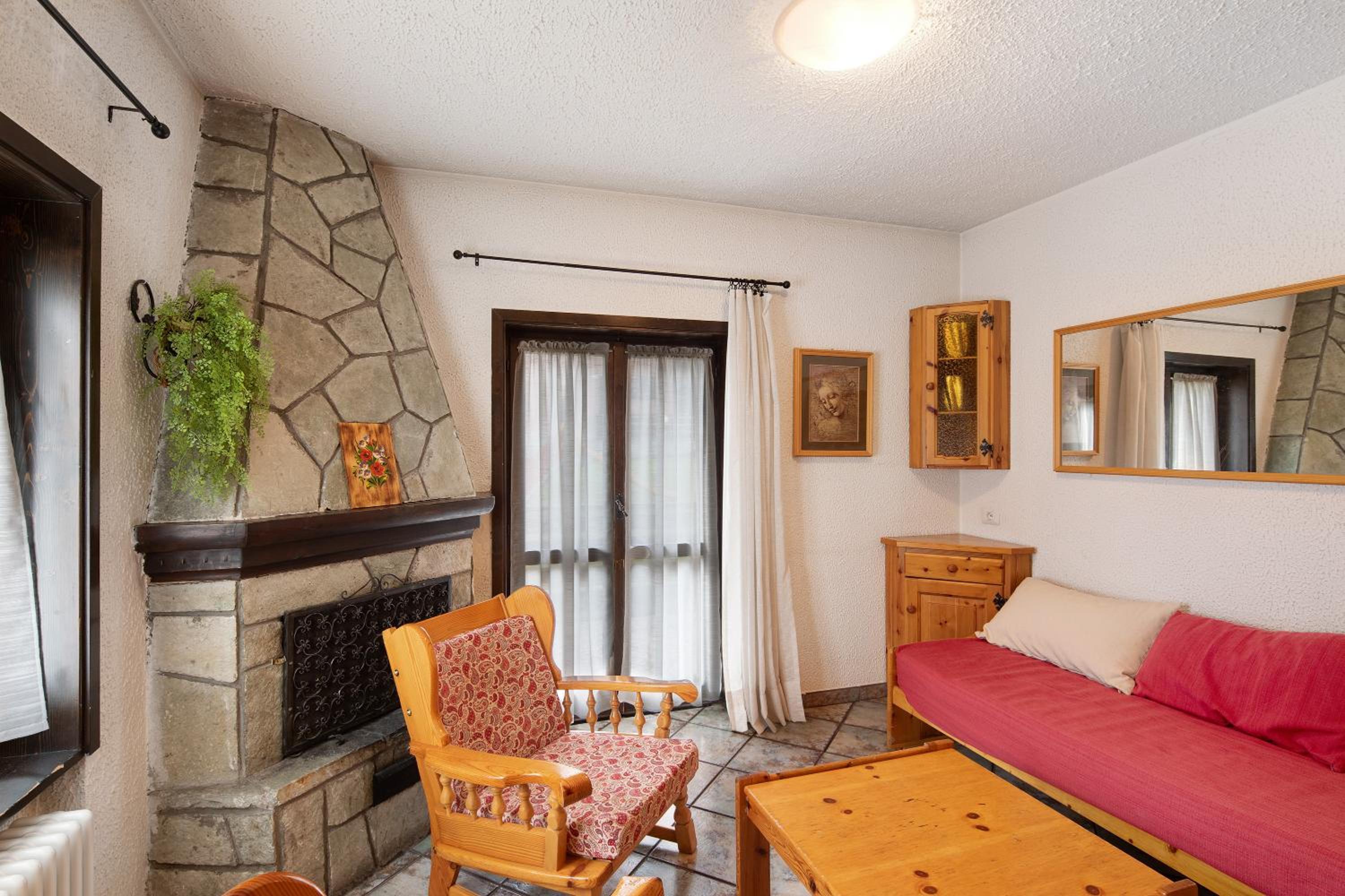 Two-Bedroom Deluxe Apartment with Garden View